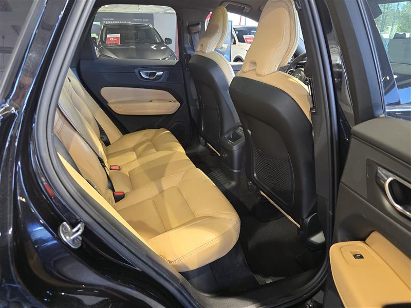 Volvo XC60 T8 AWD LONG RANGE ULTIMATE BRIGHT TAKUU 24KK/40TKM