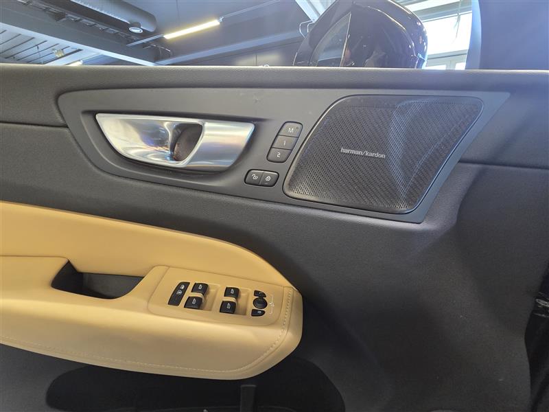 Volvo XC60 T8 AWD LONG RANGE ULTIMATE BRIGHT TAKUU 24KK/40TKM