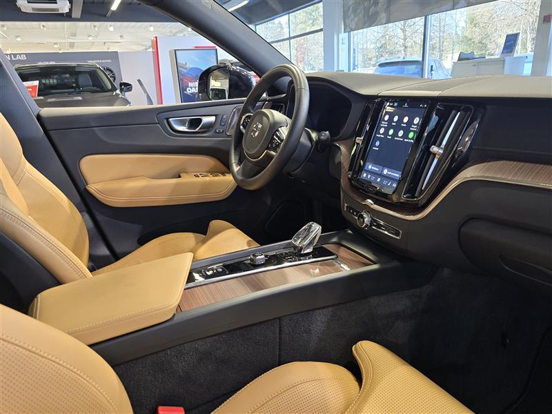 Volvo XC60 T8 AWD LONG RANGE ULTIMATE BRIGHT TAKUU 24KK/40TKM