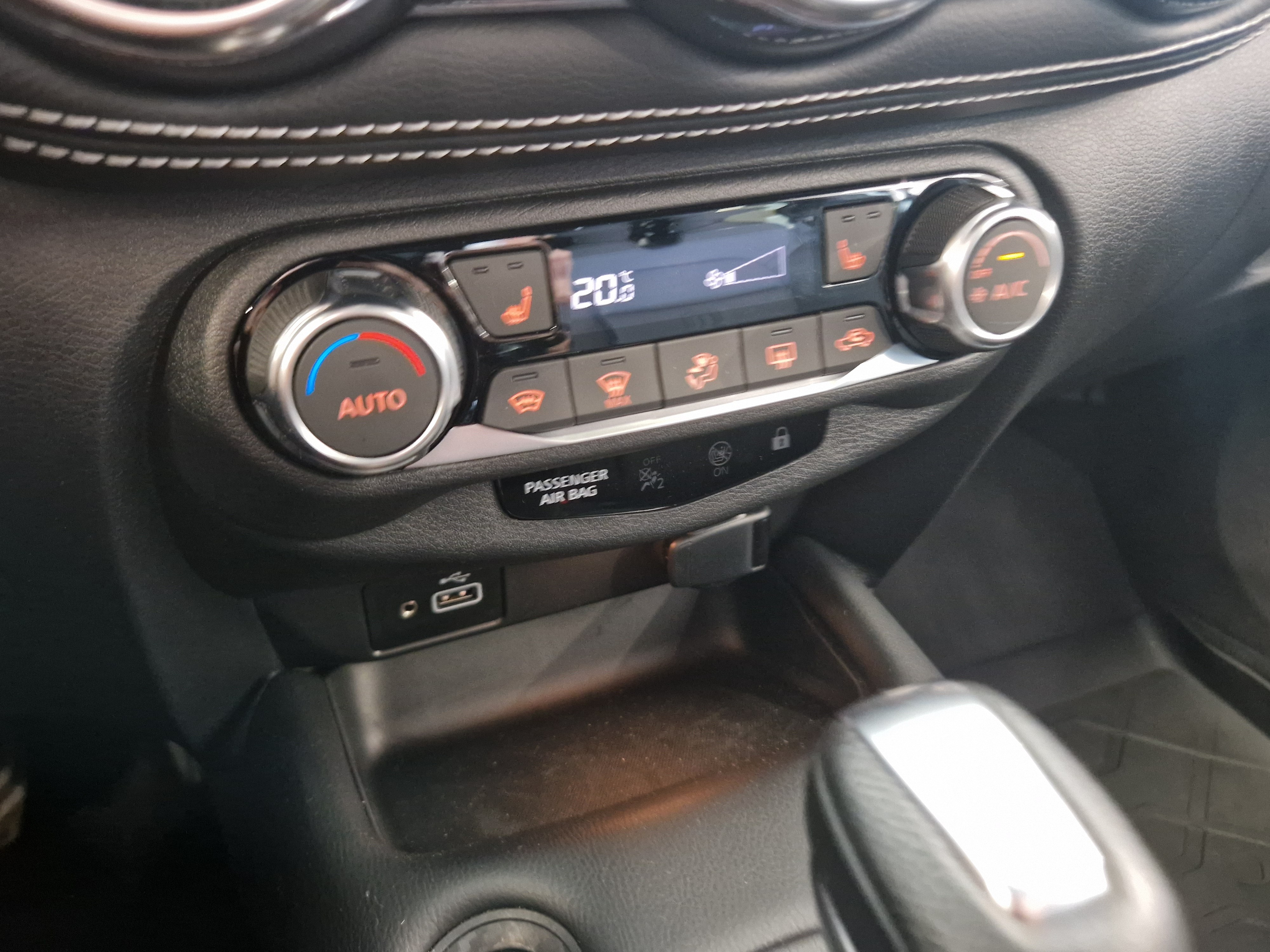 Nissan JUKE DIG-T 114HP 7DCT TEKNA 17 + NAVI + 2-TONE MY23