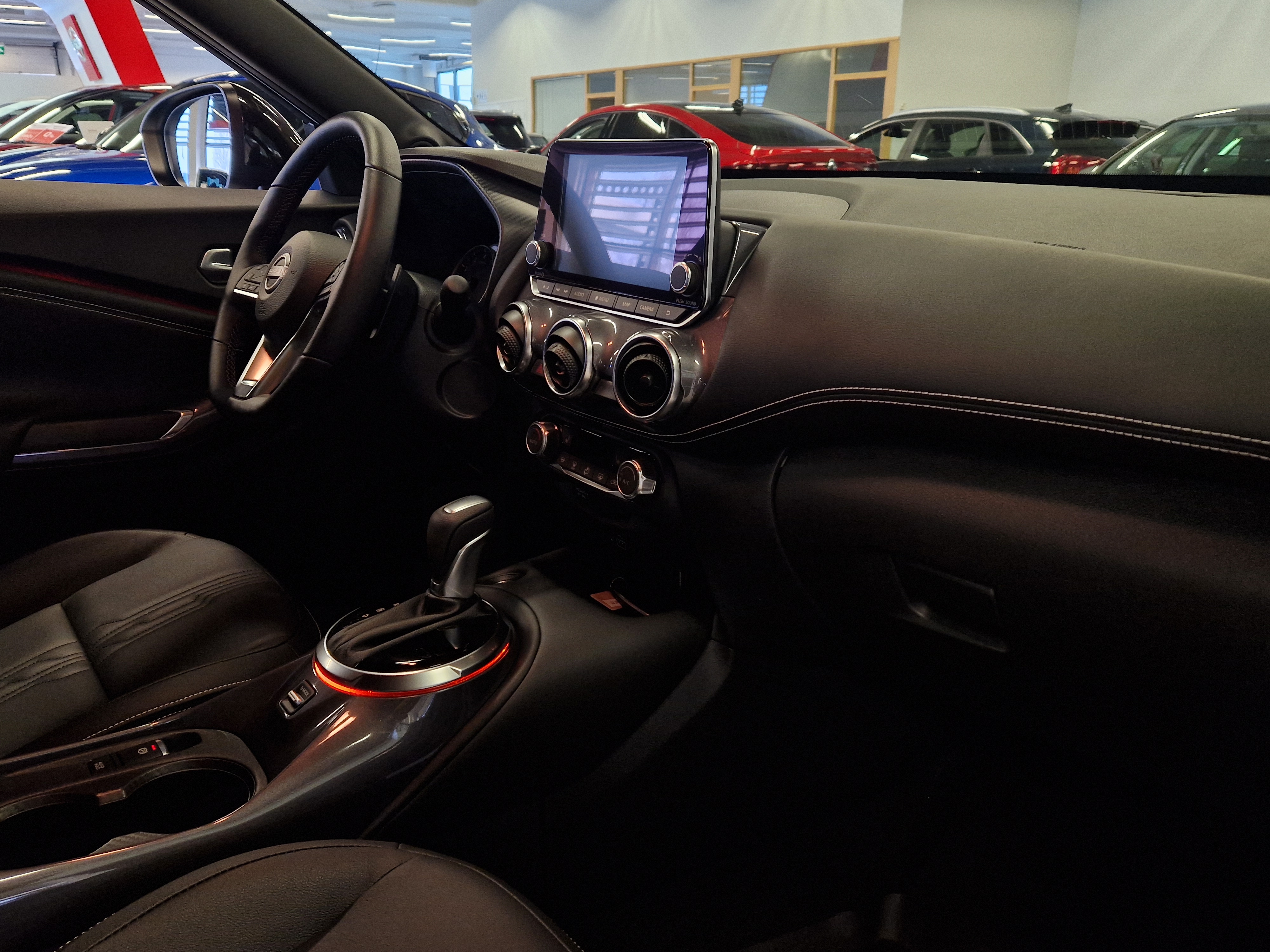 Nissan JUKE DIG-T 117HP 7DCT TEKNA 19\\\\\\\" + NAVI + TWO-TON