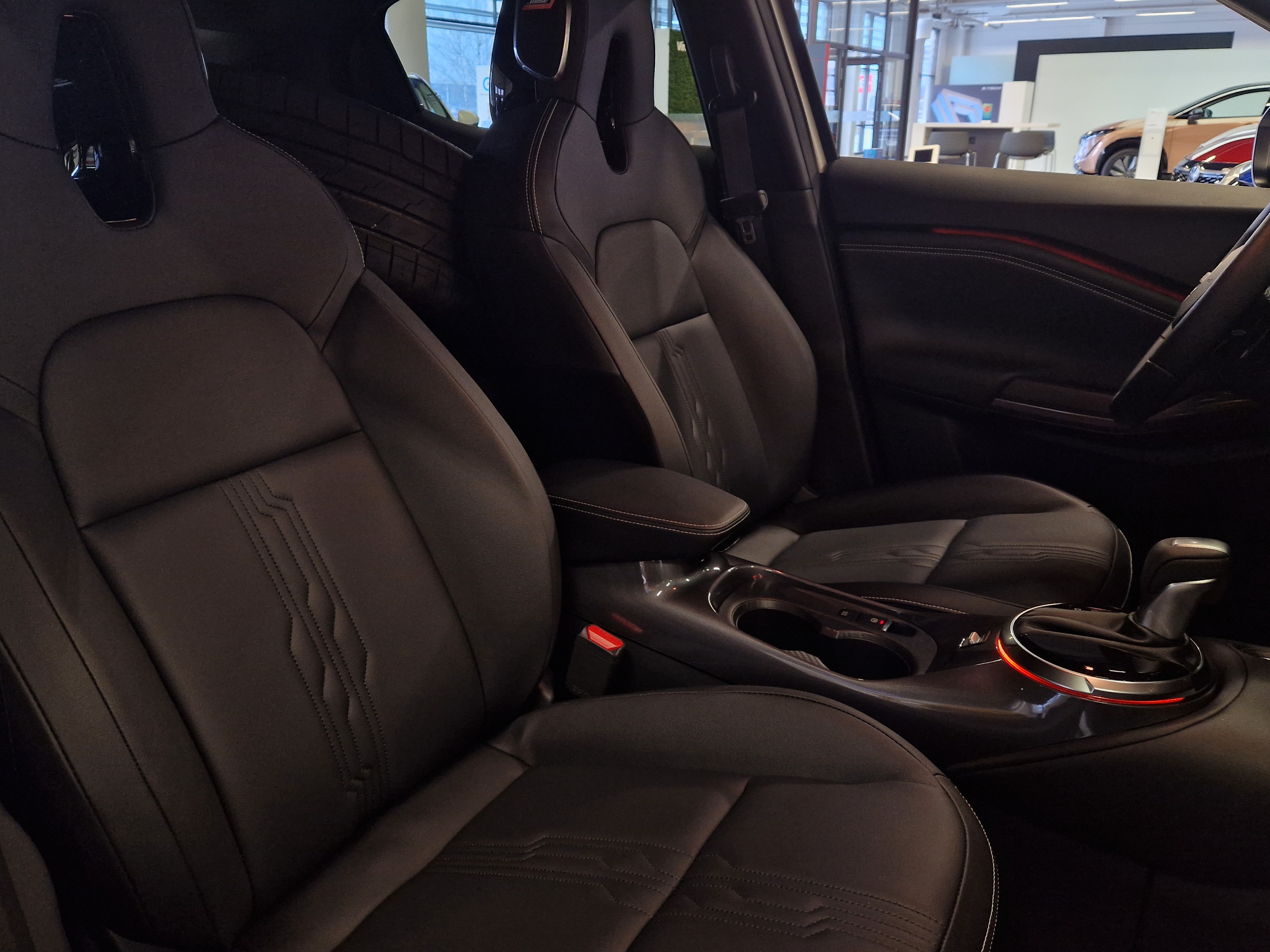 Nissan JUKE DIG-T 117HP 7DCT TEKNA 19\\\\\\\" + NAVI + TWO-TON