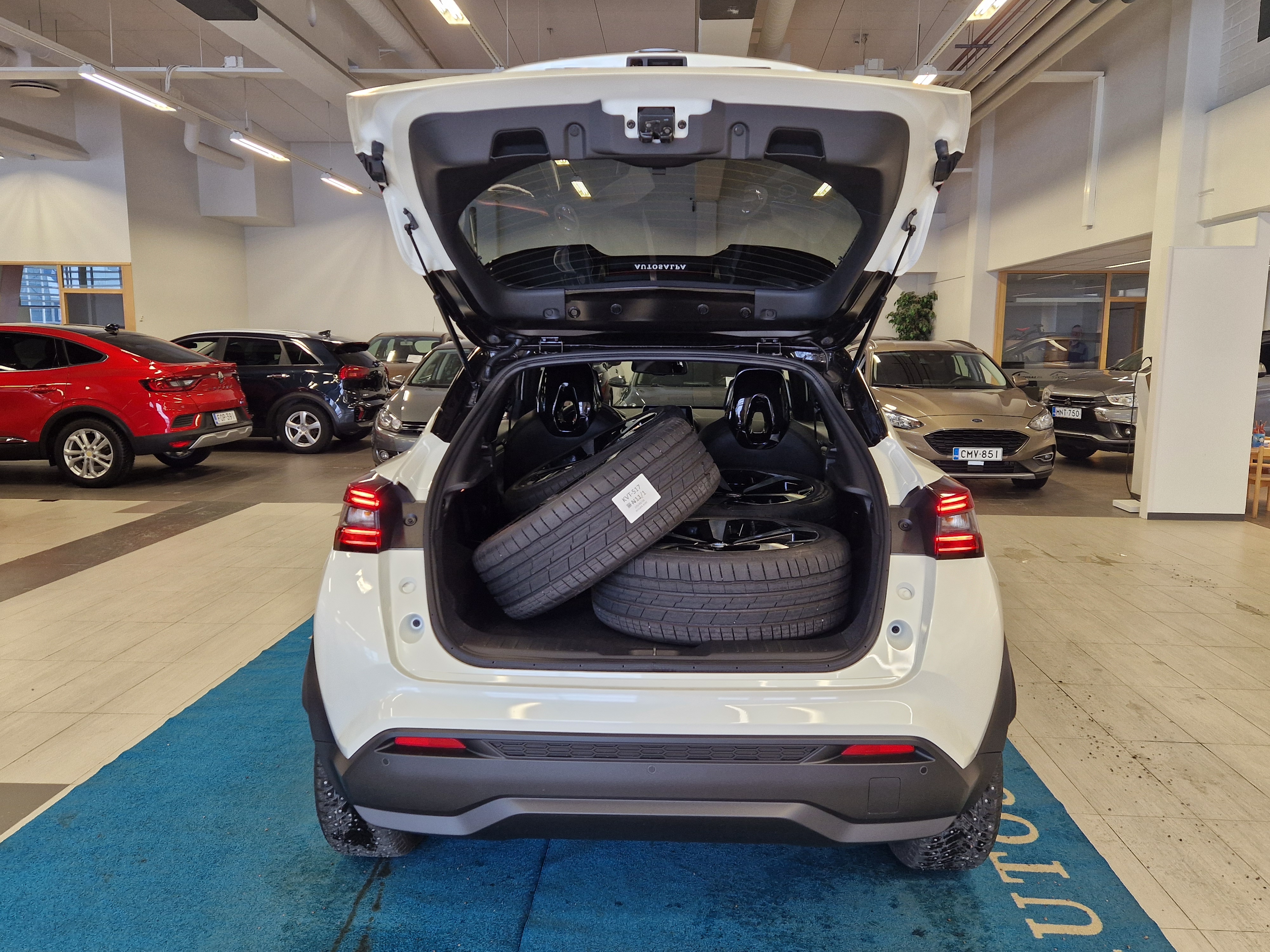 Nissan JUKE DIG-T 117HP 7DCT TEKNA 19\\\\\\\" + NAVI + TWO-TON