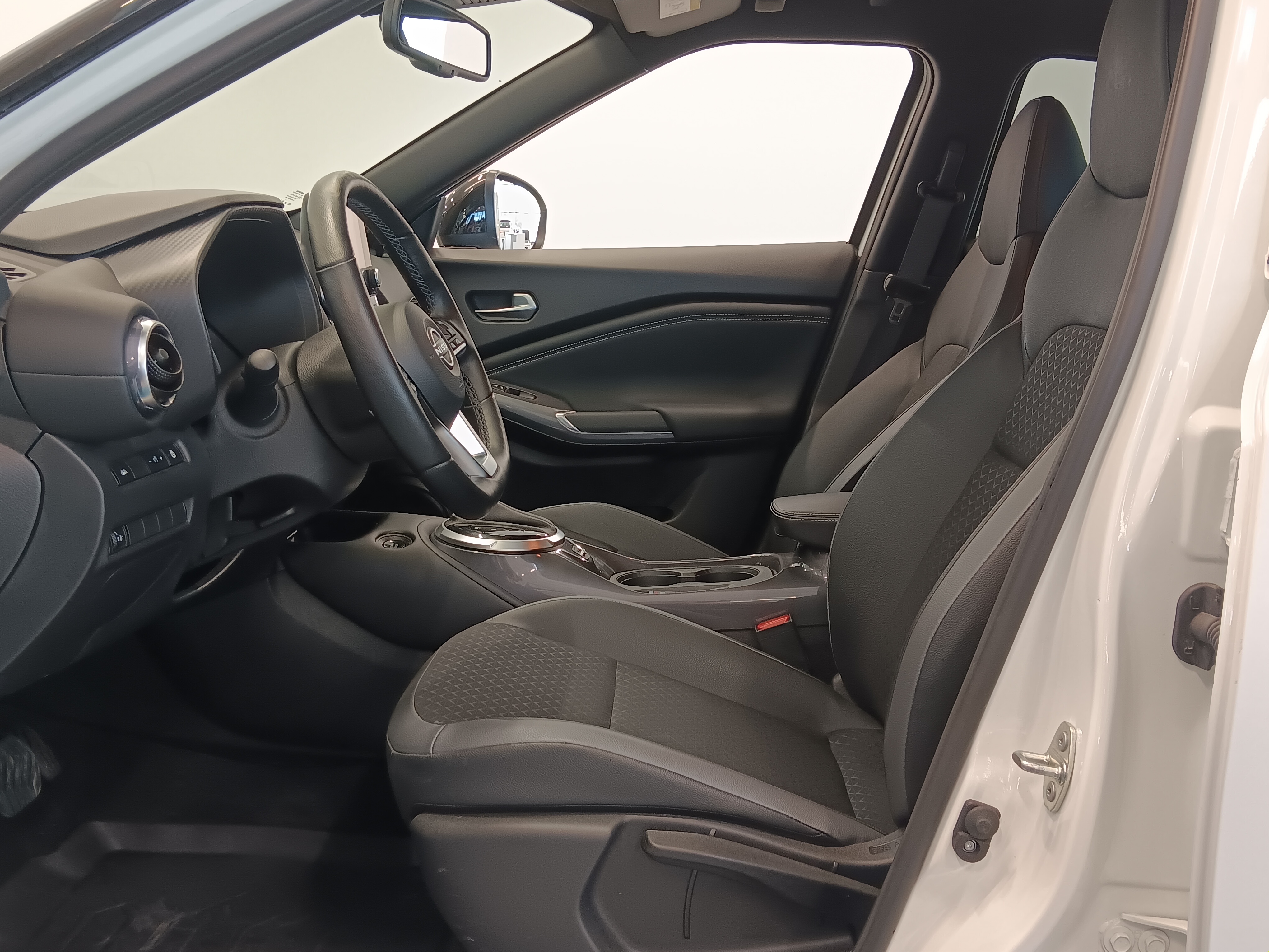 Nissan JUKE DIG-T 143HP 4AMT N-CONNECTA + NAVI HEV