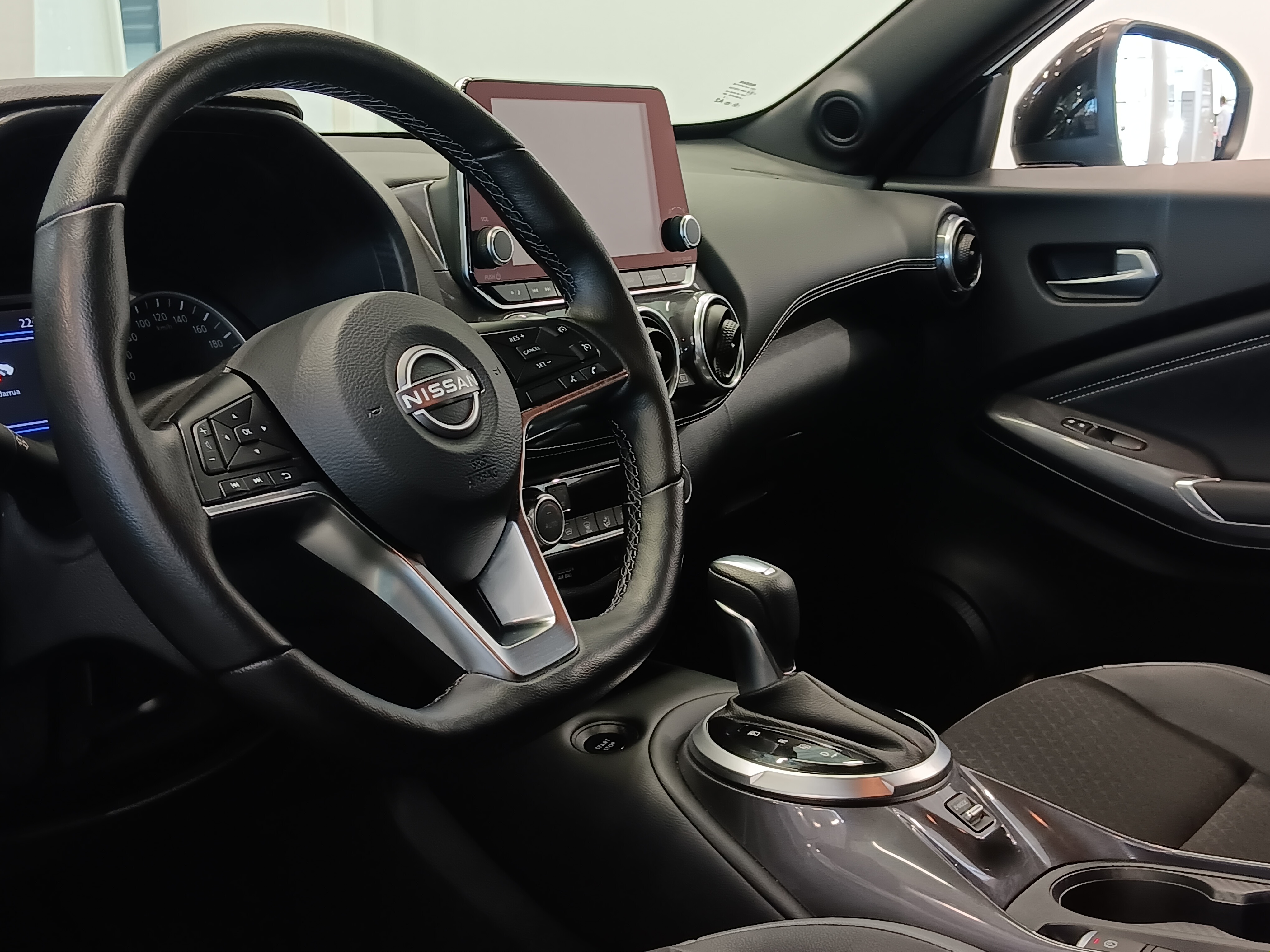 Nissan JUKE DIG-T 143HP 4AMT N-CONNECTA + NAVI HEV