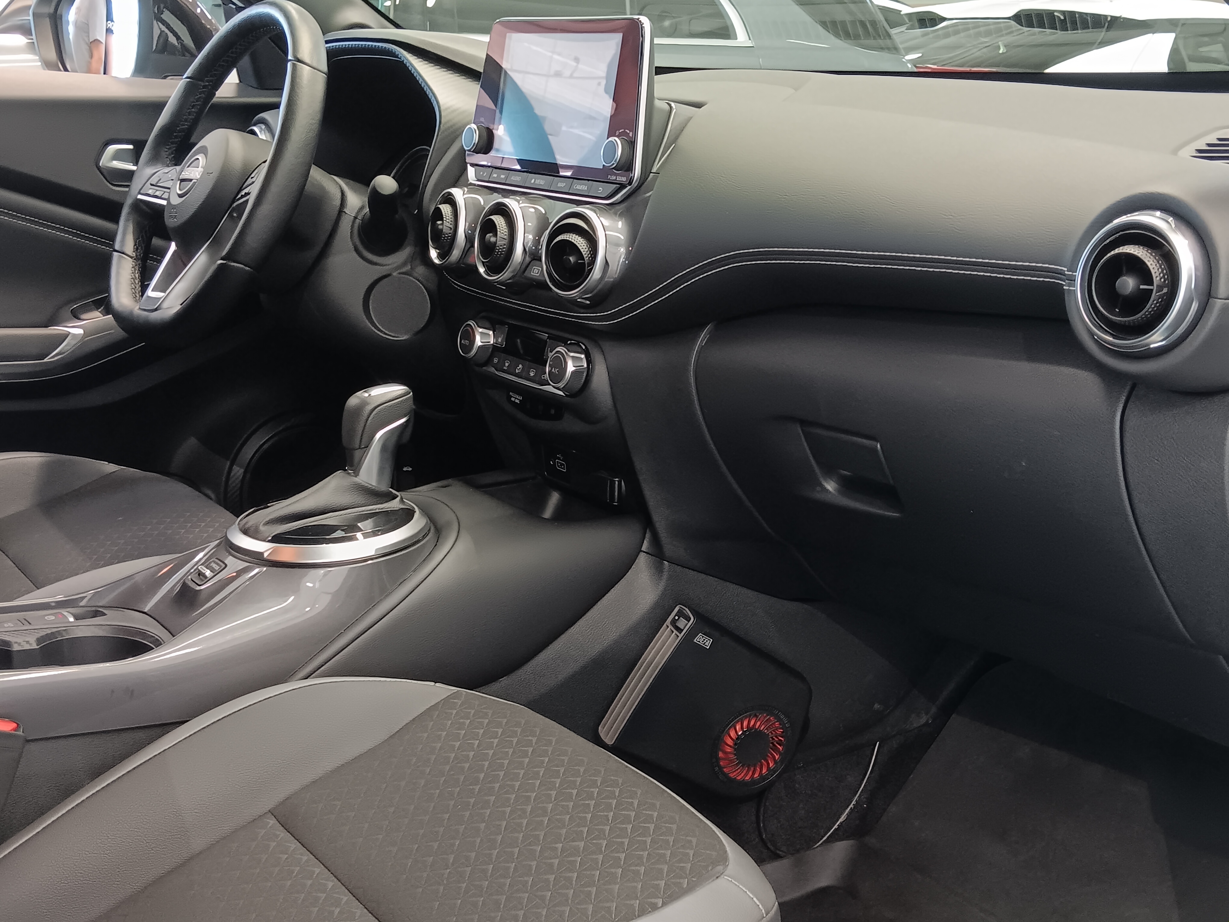 Nissan JUKE DIG-T 143HP 4AMT N-CONNECTA + NAVI HEV