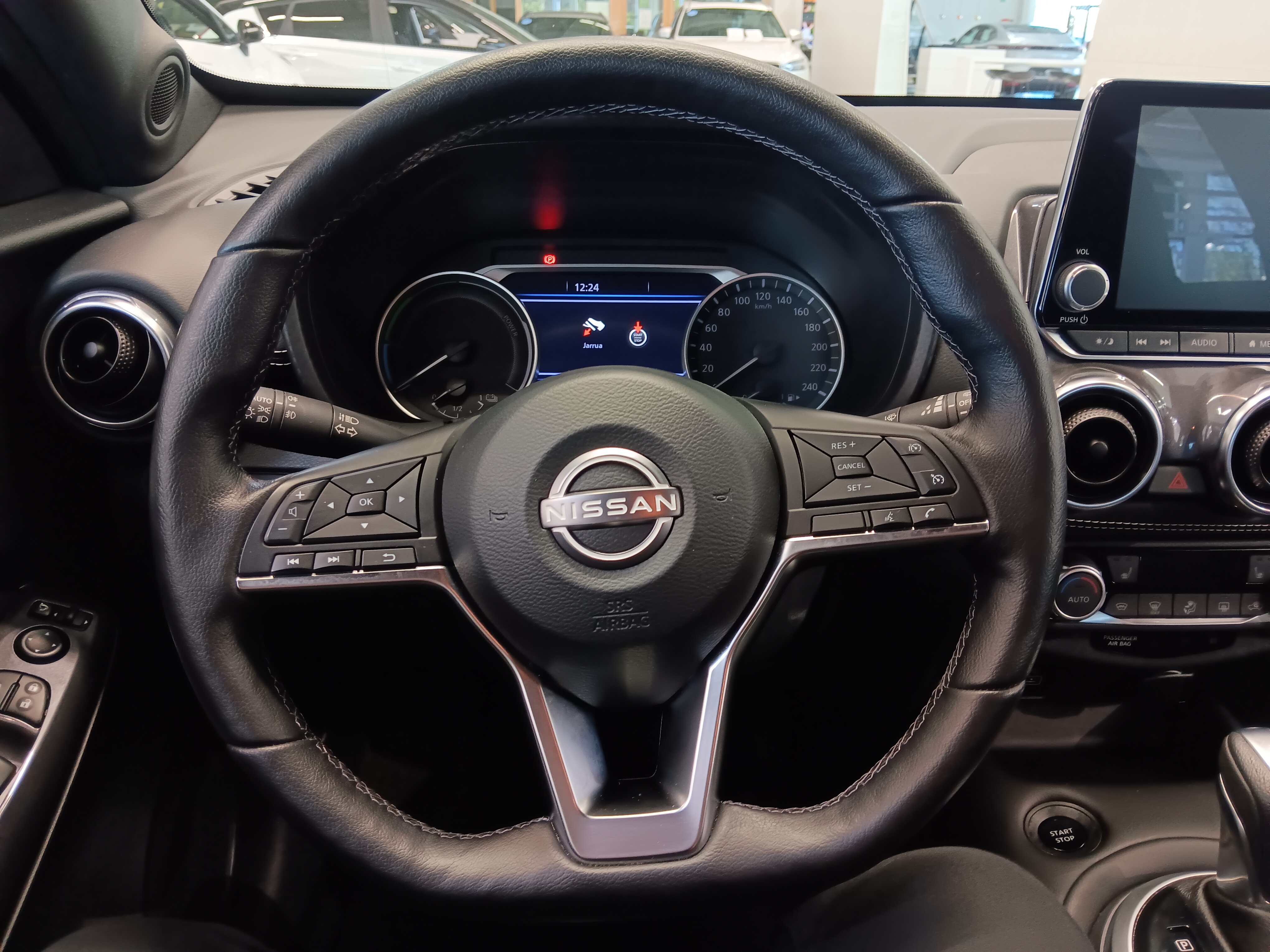 Nissan JUKE DIG-T 143HP 4AMT N-CONNECTA + NAVI HEV