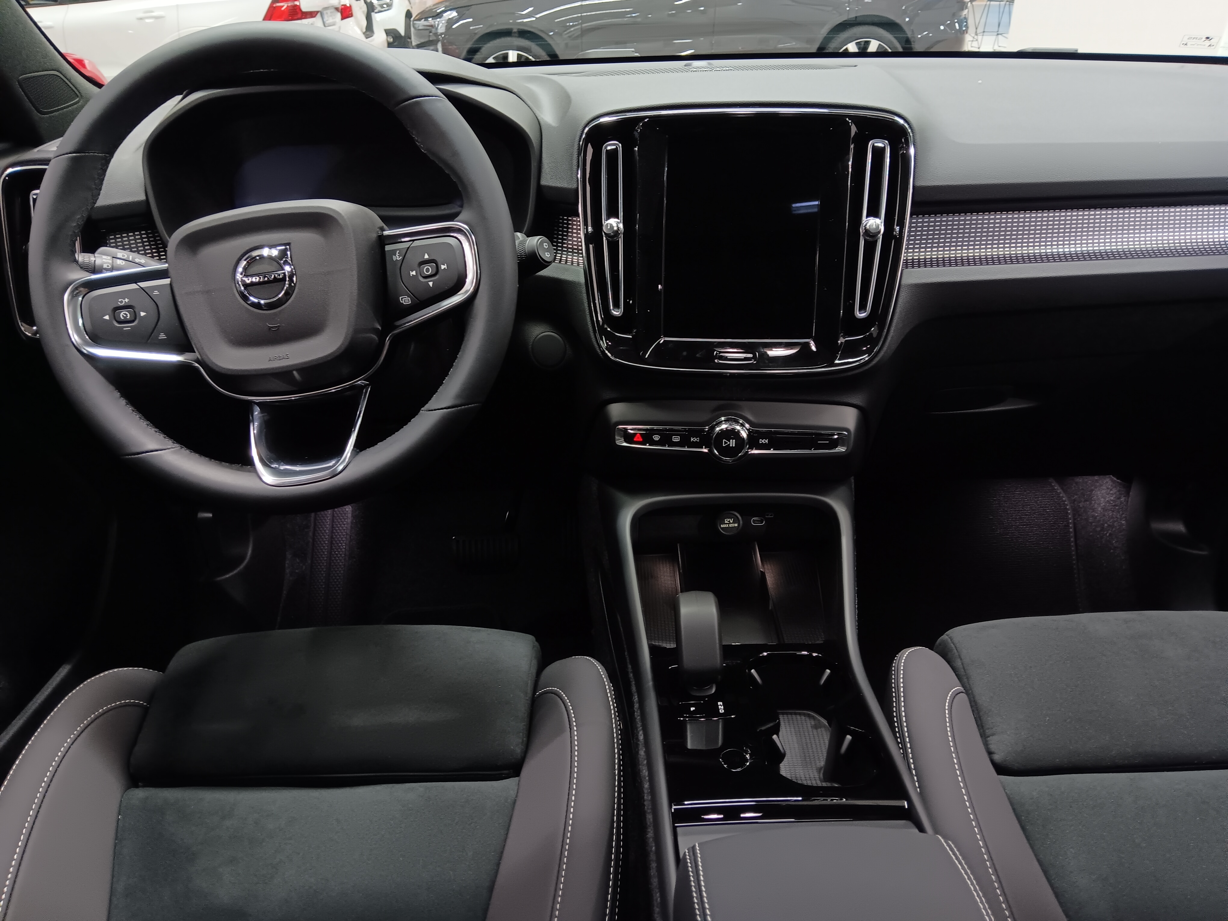 Volvo EX40 TWIN ULTRA.