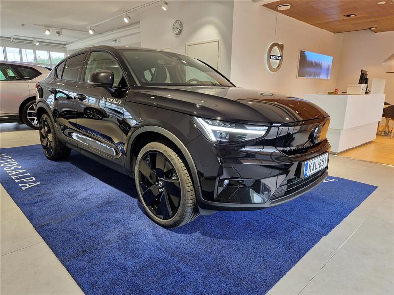Volvo EC40 TWIN PERFORMANCE ULTRA BLACK EDITION.
