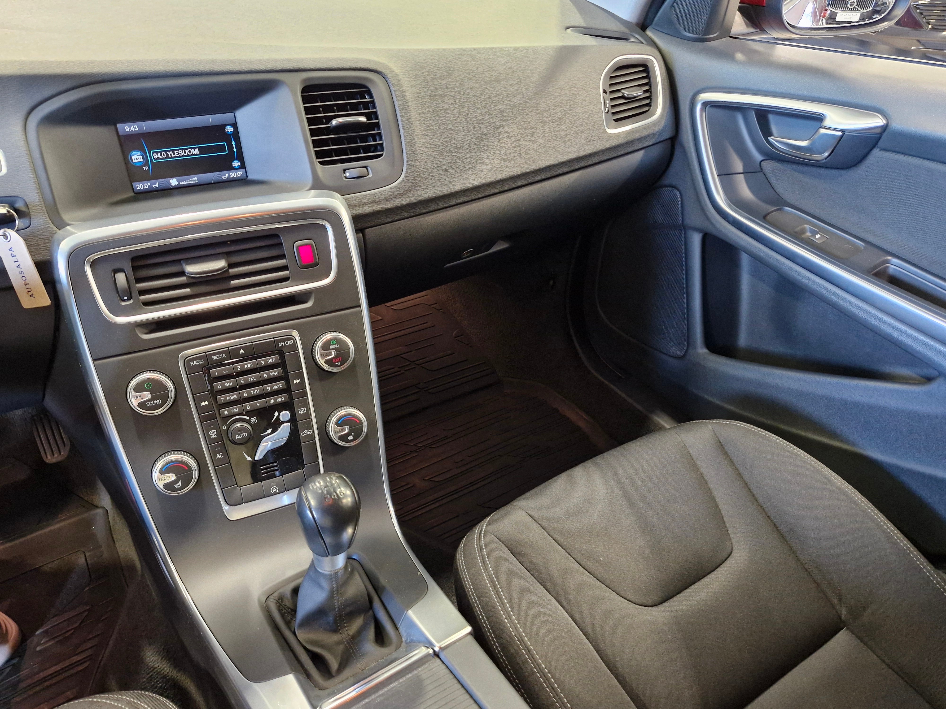 Volvo V60 D2 KINETIC EDITION