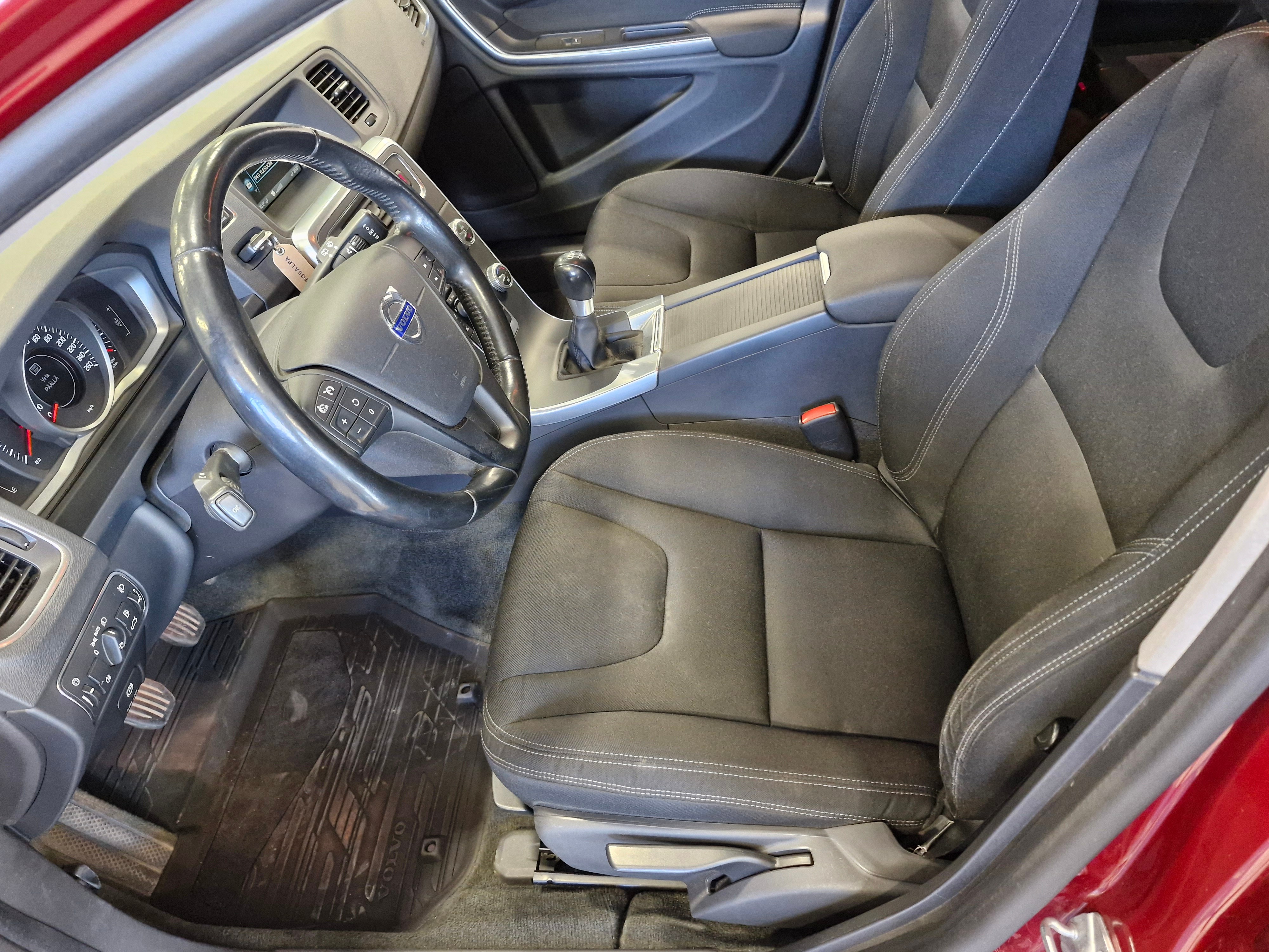 Volvo V60 D2 KINETIC EDITION