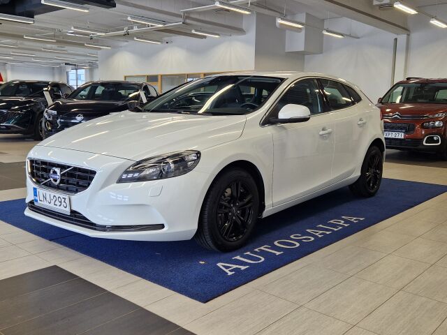 volvo V40 T2 MOMENTUM AUT.