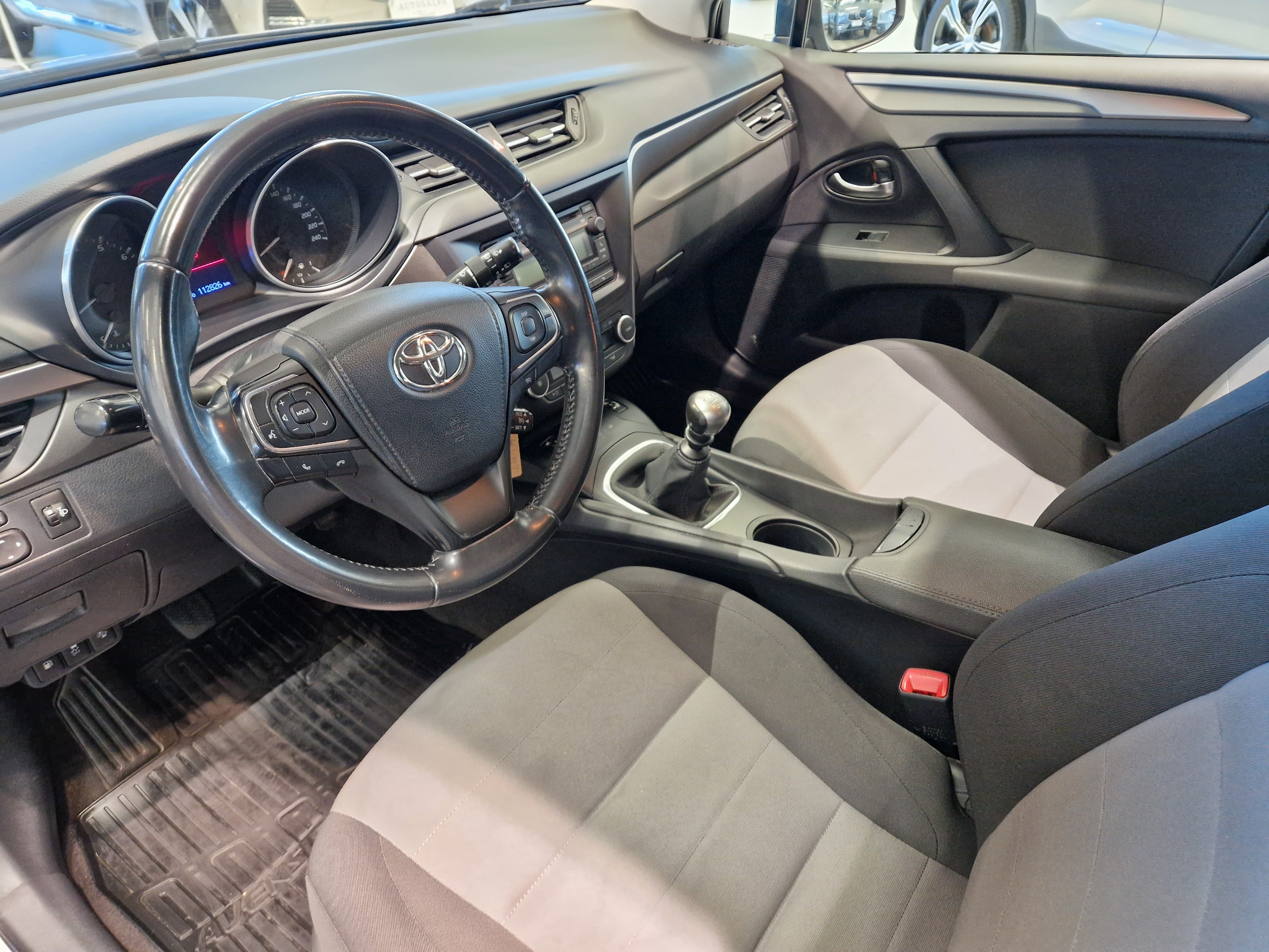 Toyota Avensis 2016, bild 4/14