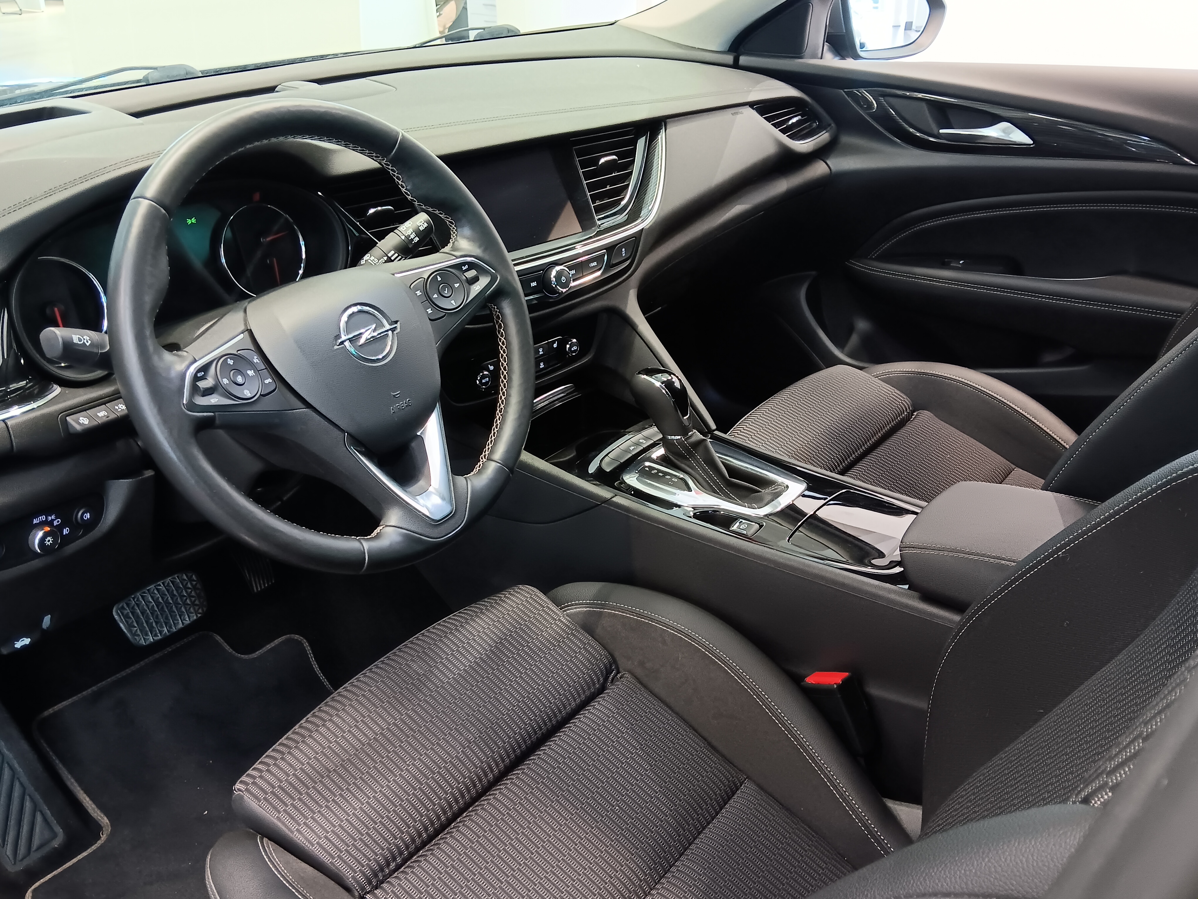 Opel INSIGNIA SPORTS TOURER INNOVATION 1,5 TURBO START/STOP 121K