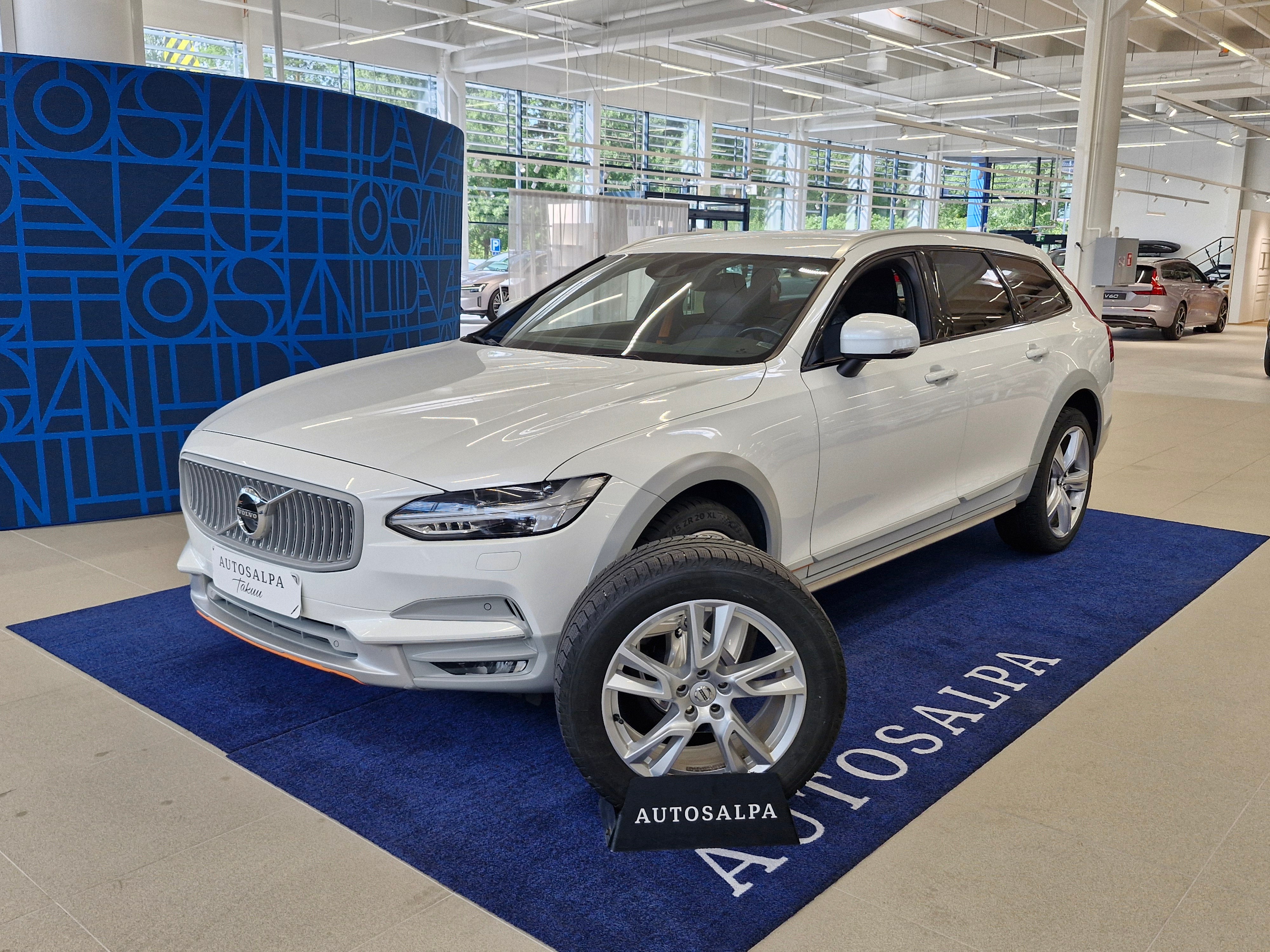 Volvo V90 Cross Country 2019, kuva 2/20