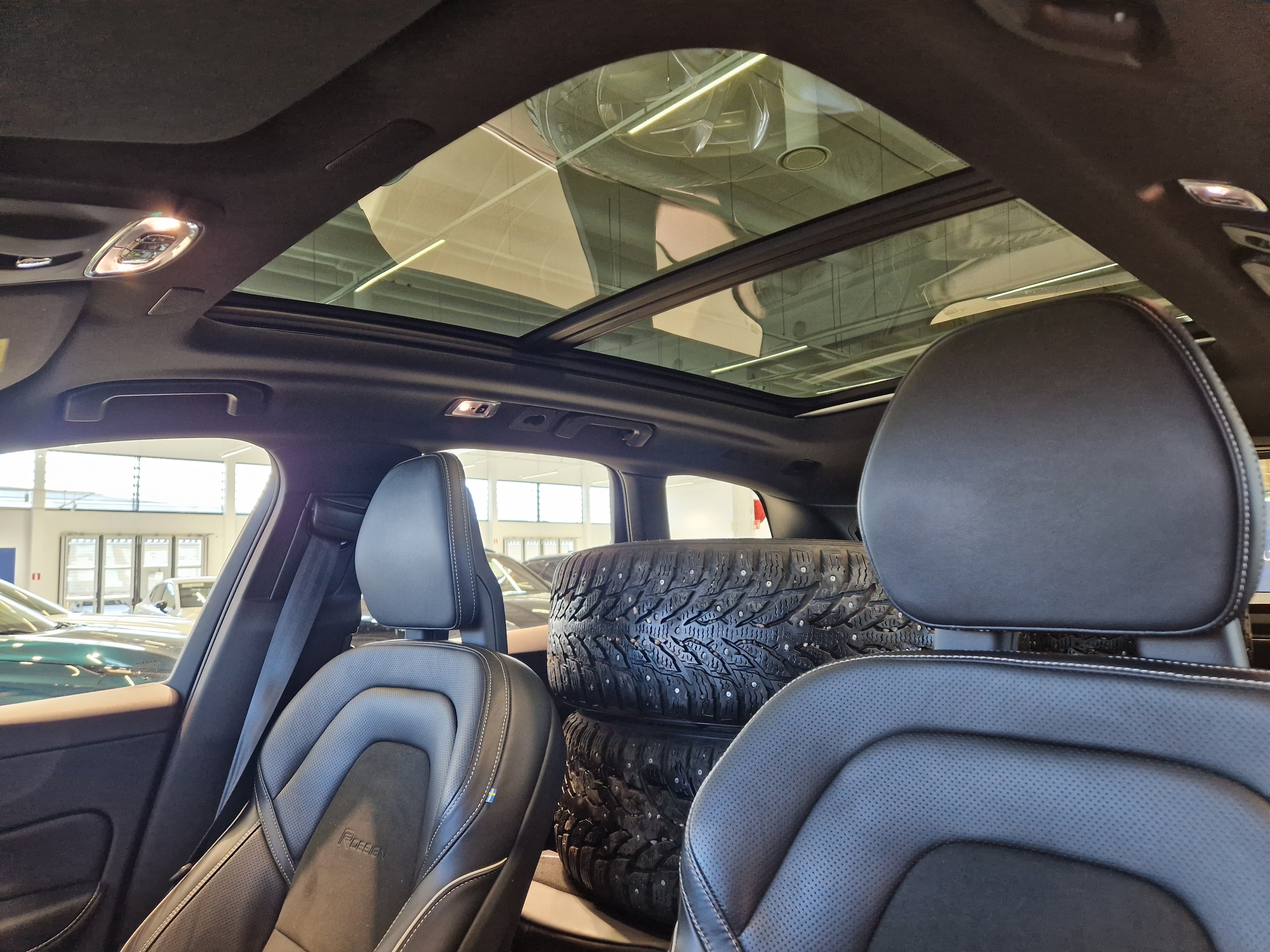 Volvo XC60 T8 AWD R-DESIGN TAKUU 12KK/20TKM