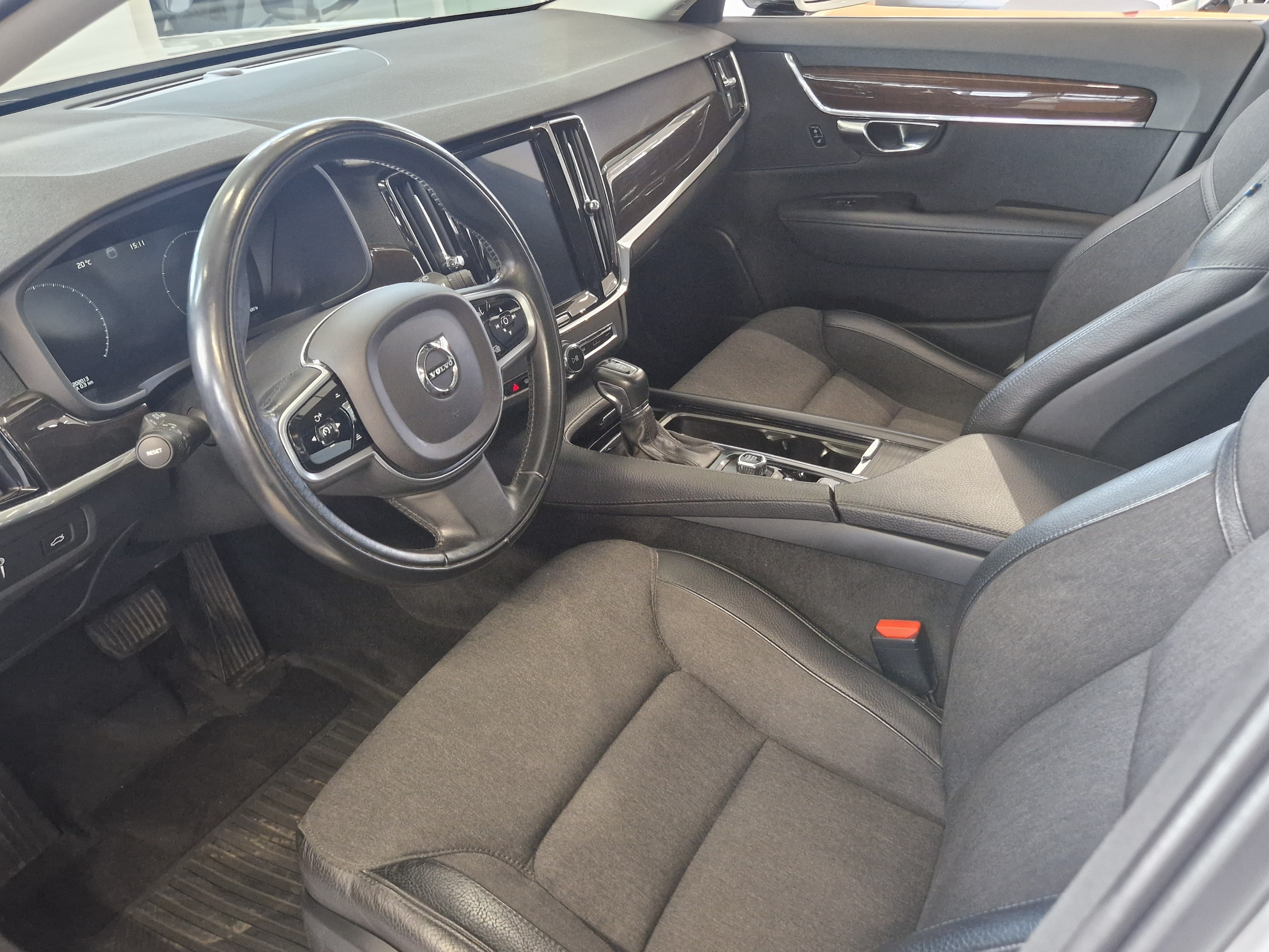 Volvo V90 D5 AWD Business aut 2018, bild 5/17