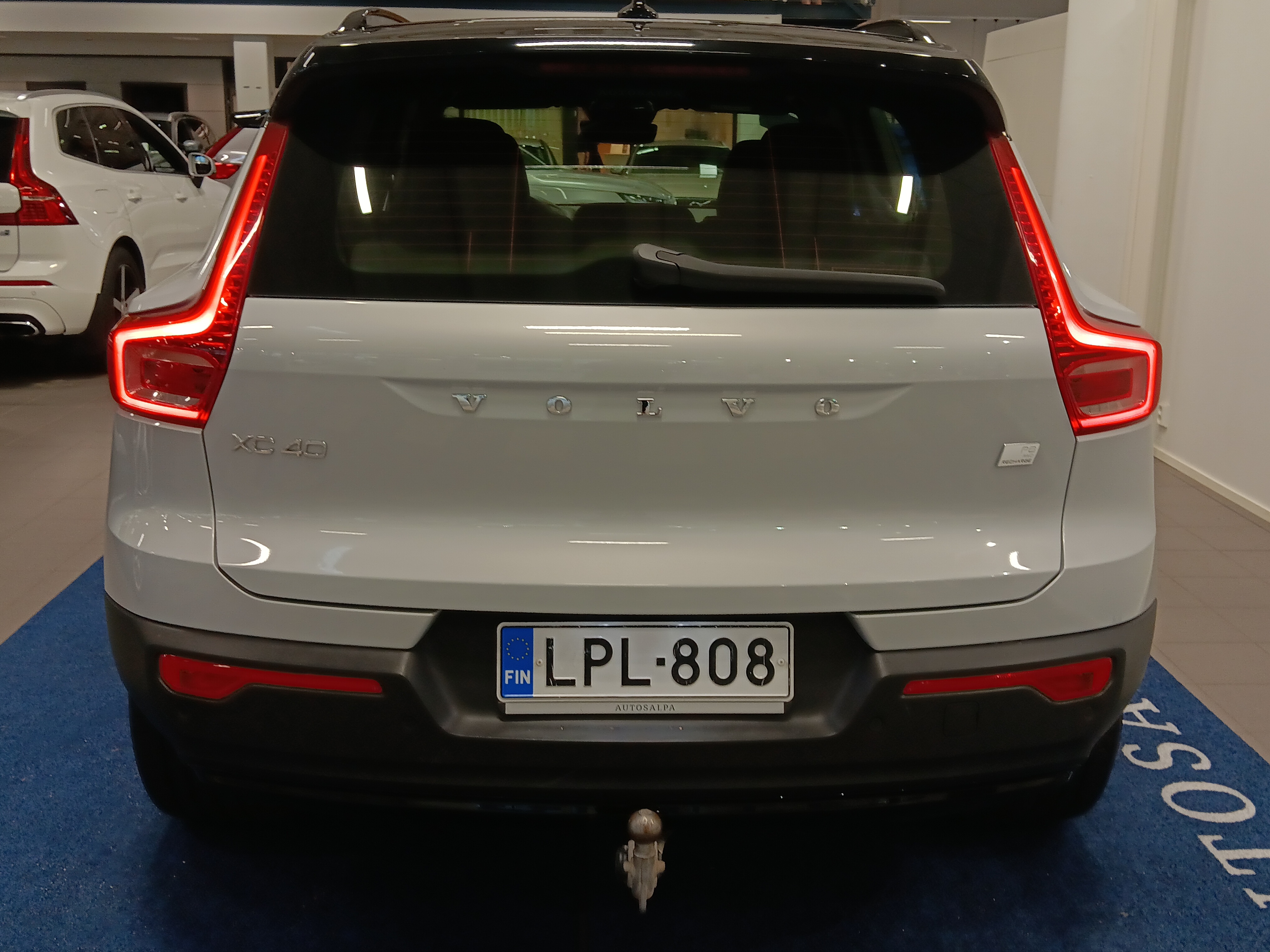 Volvo XC40 P8 AWD R-Design 2021, photo 5/25