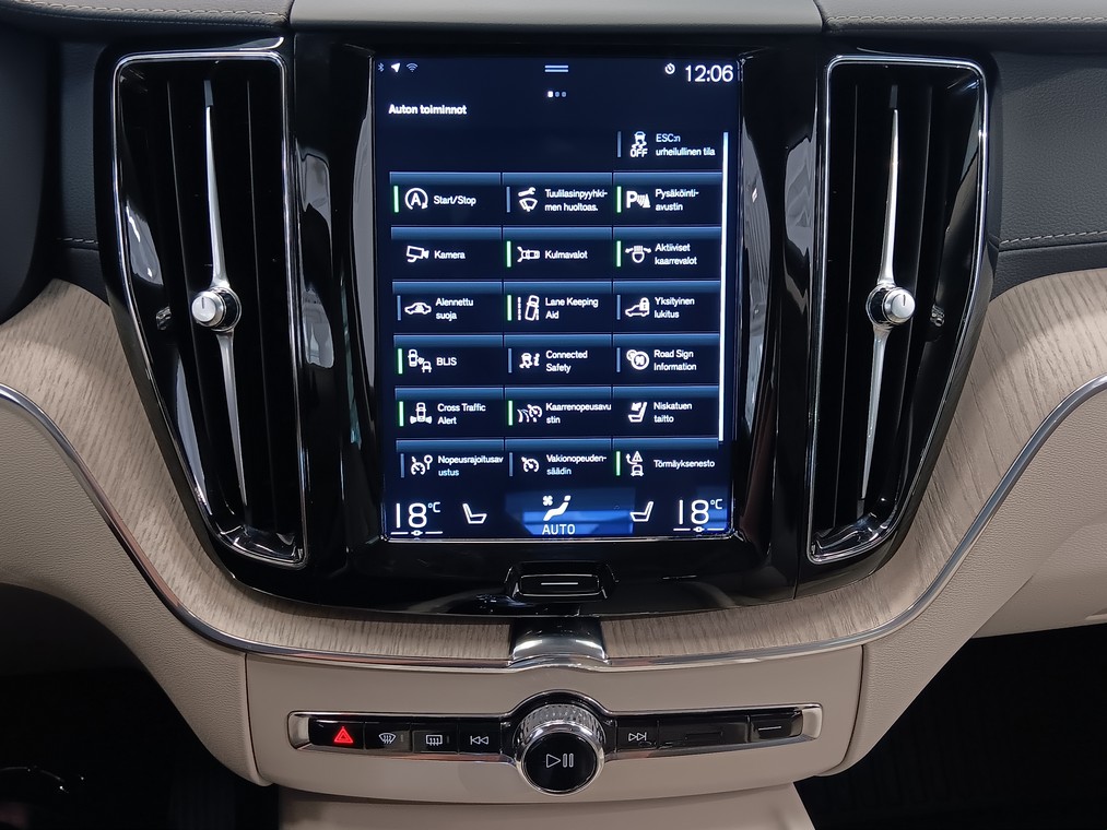 Volvo XC60 B4 AWD D-MHEV BUSINESS INSCRIPTION AUT