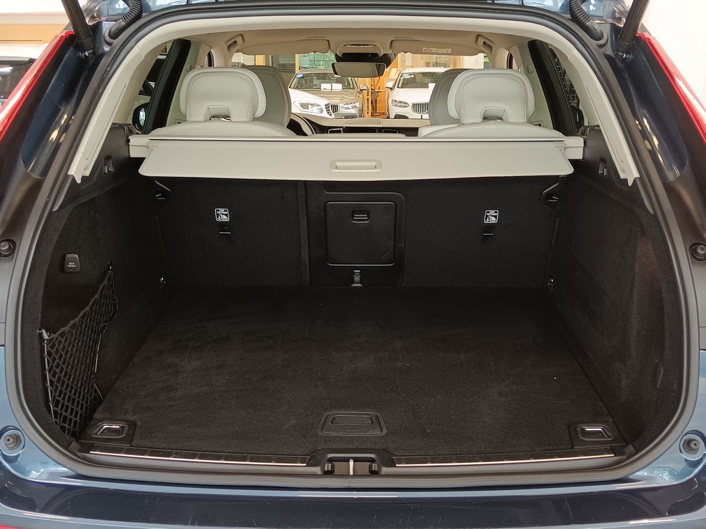 Volvo XC60 B4 AWD D-MHEV BUSINESS INSCRIPTION AUT