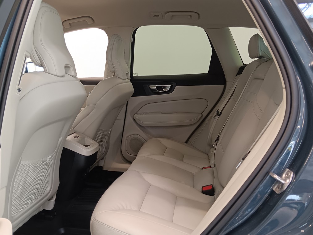 Volvo XC60 B4 AWD D-MHEV BUSINESS INSCRIPTION AUT