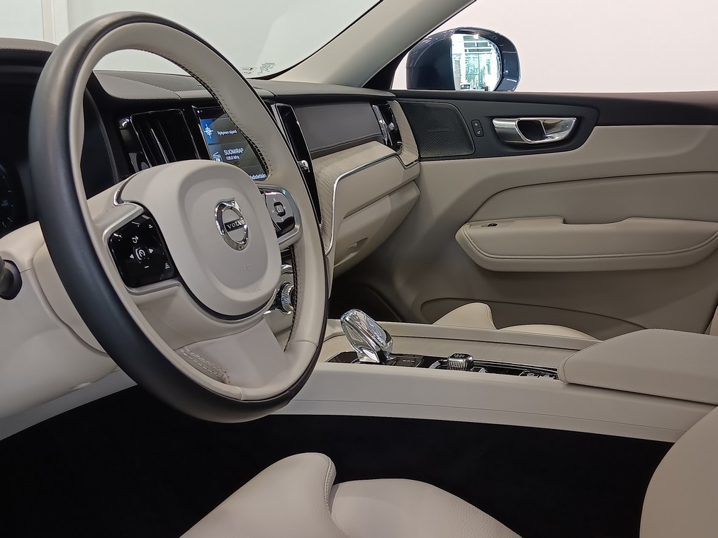 Volvo XC60 B4 AWD D-MHEV BUSINESS INSCRIPTION AUT