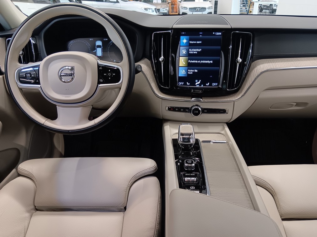 Volvo XC60 B4 AWD D-MHEV BUSINESS INSCRIPTION AUT