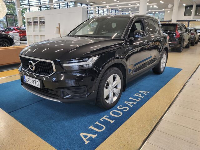 volvo XC40 T2 MOMENTUM EDITION