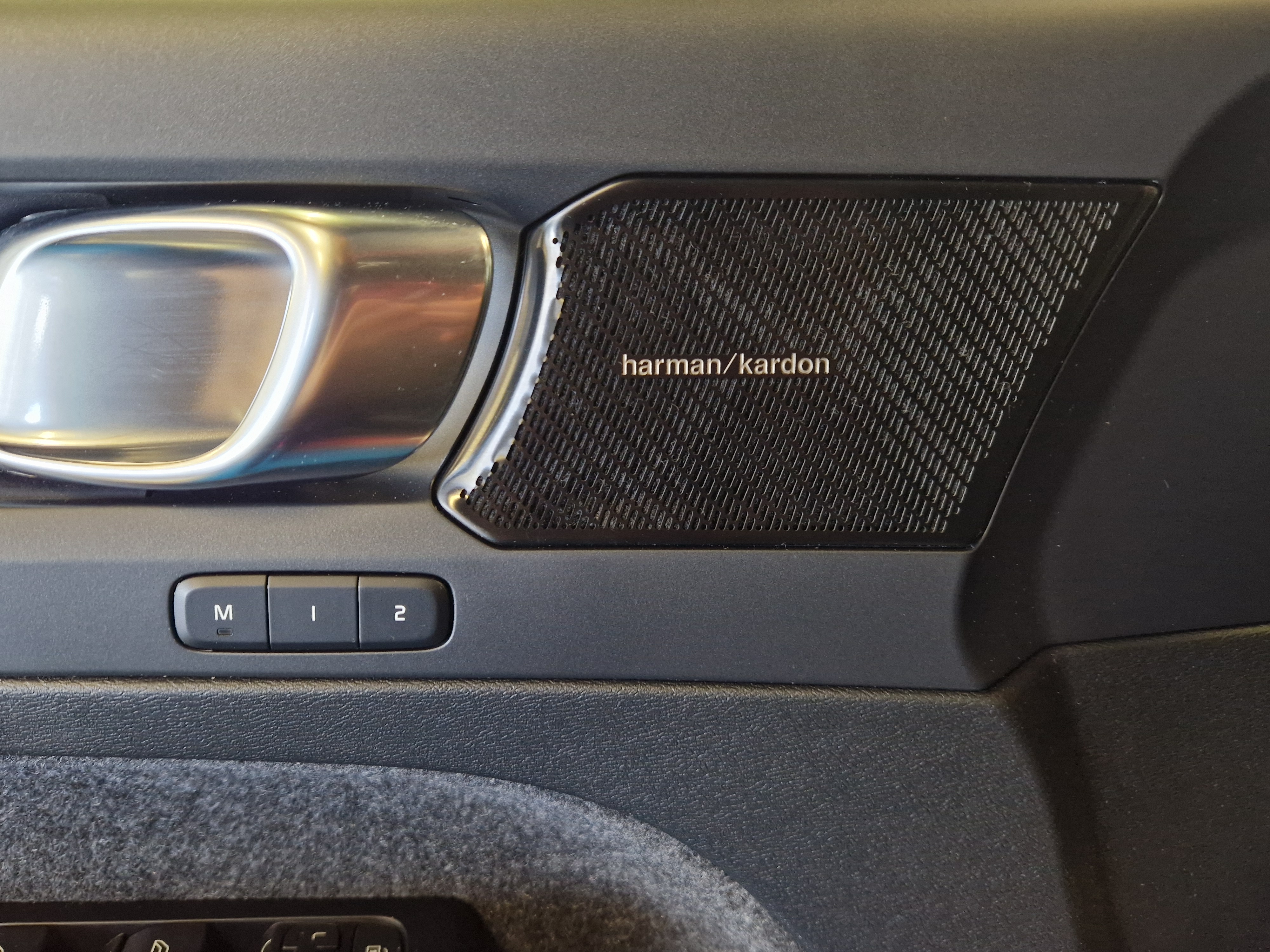 Volvo C40 RECHARGE TWIN LAUNCH EDITION TAKUU 24KK/40TKM.