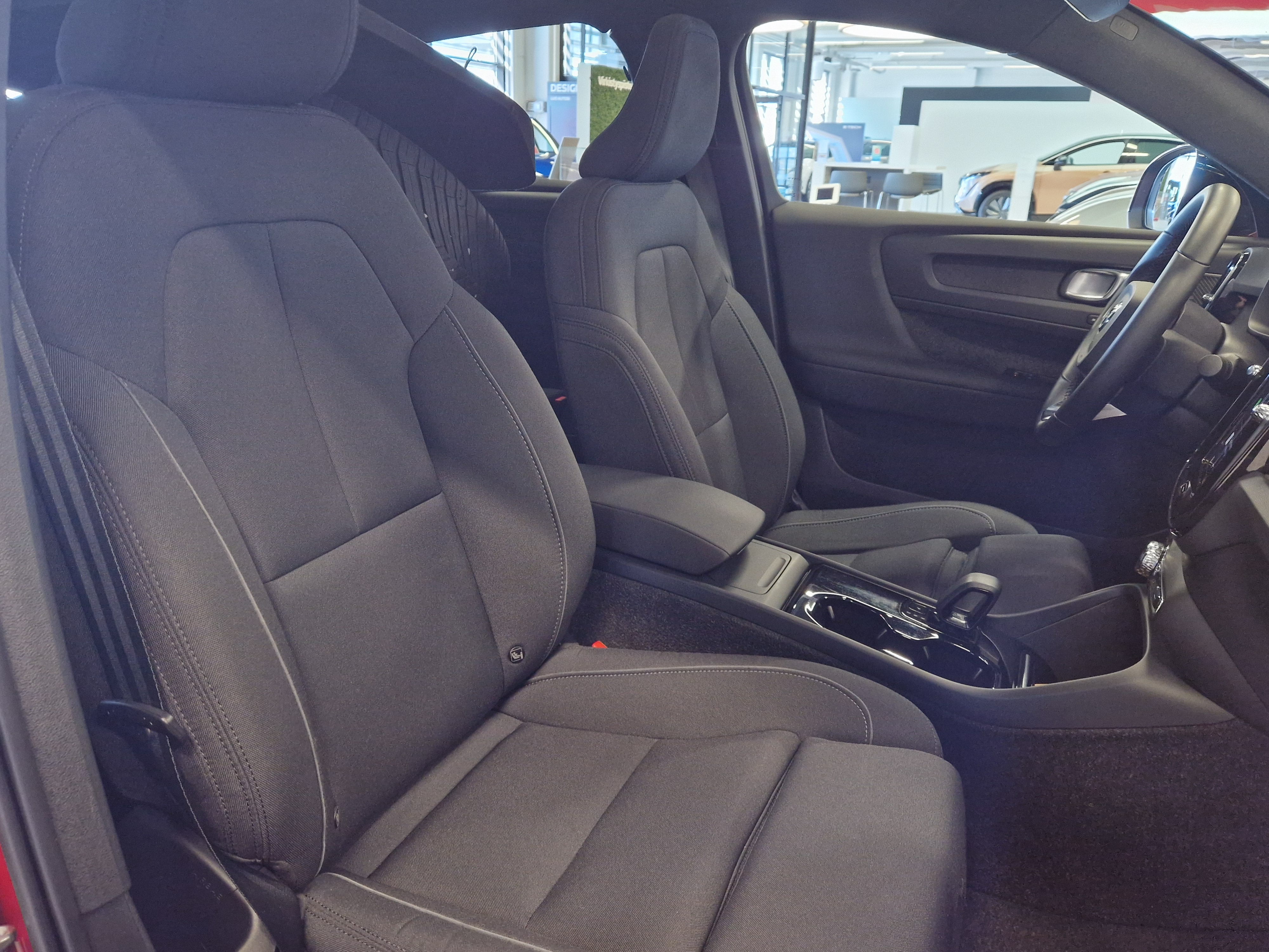 Volvo C40 RECHARGE TWIN LAUNCH EDITION TAKUU 24KK/40TKM.