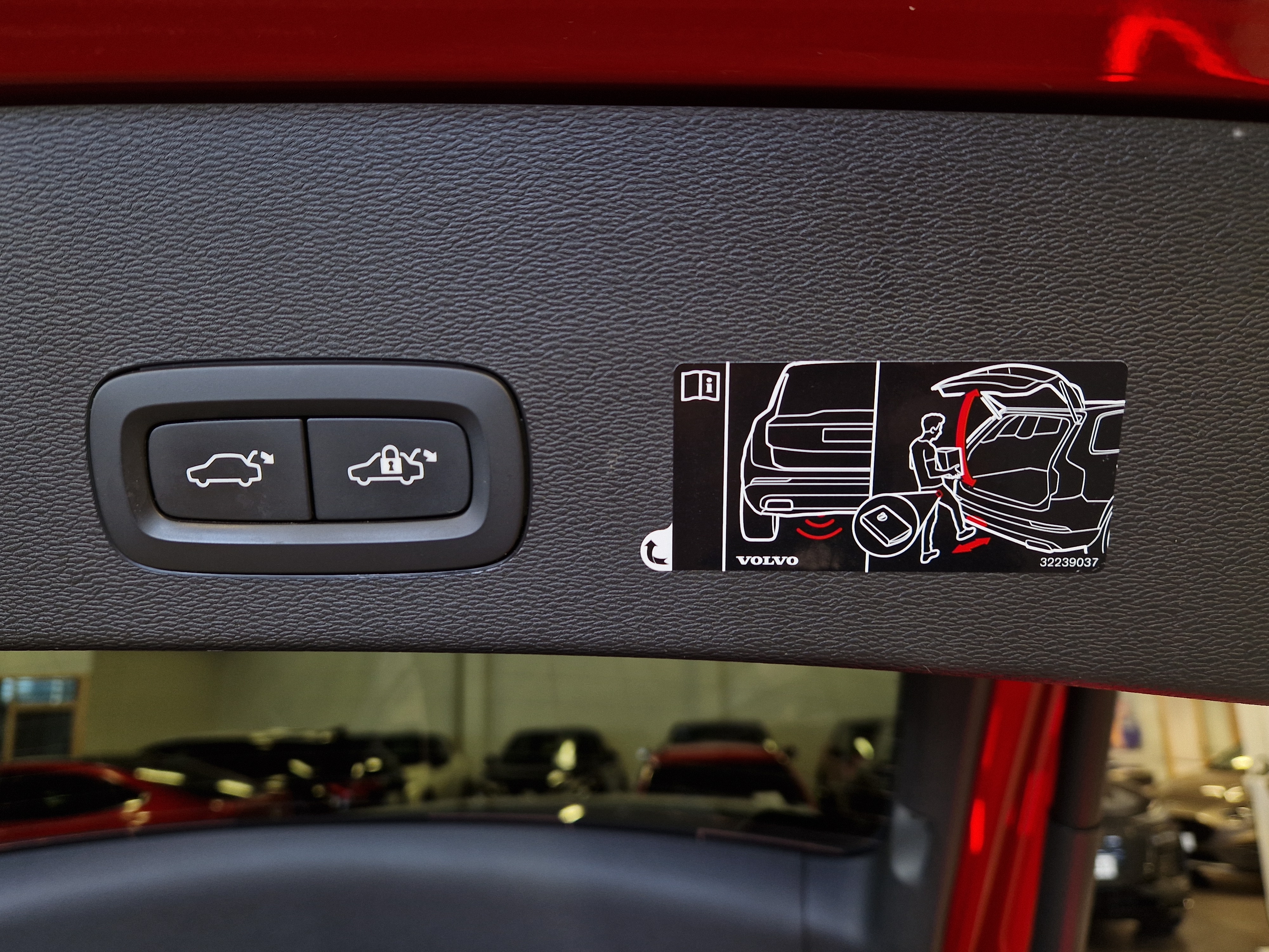 Volvo C40 RECHARGE TWIN LAUNCH EDITION TAKUU 24KK/40TKM.