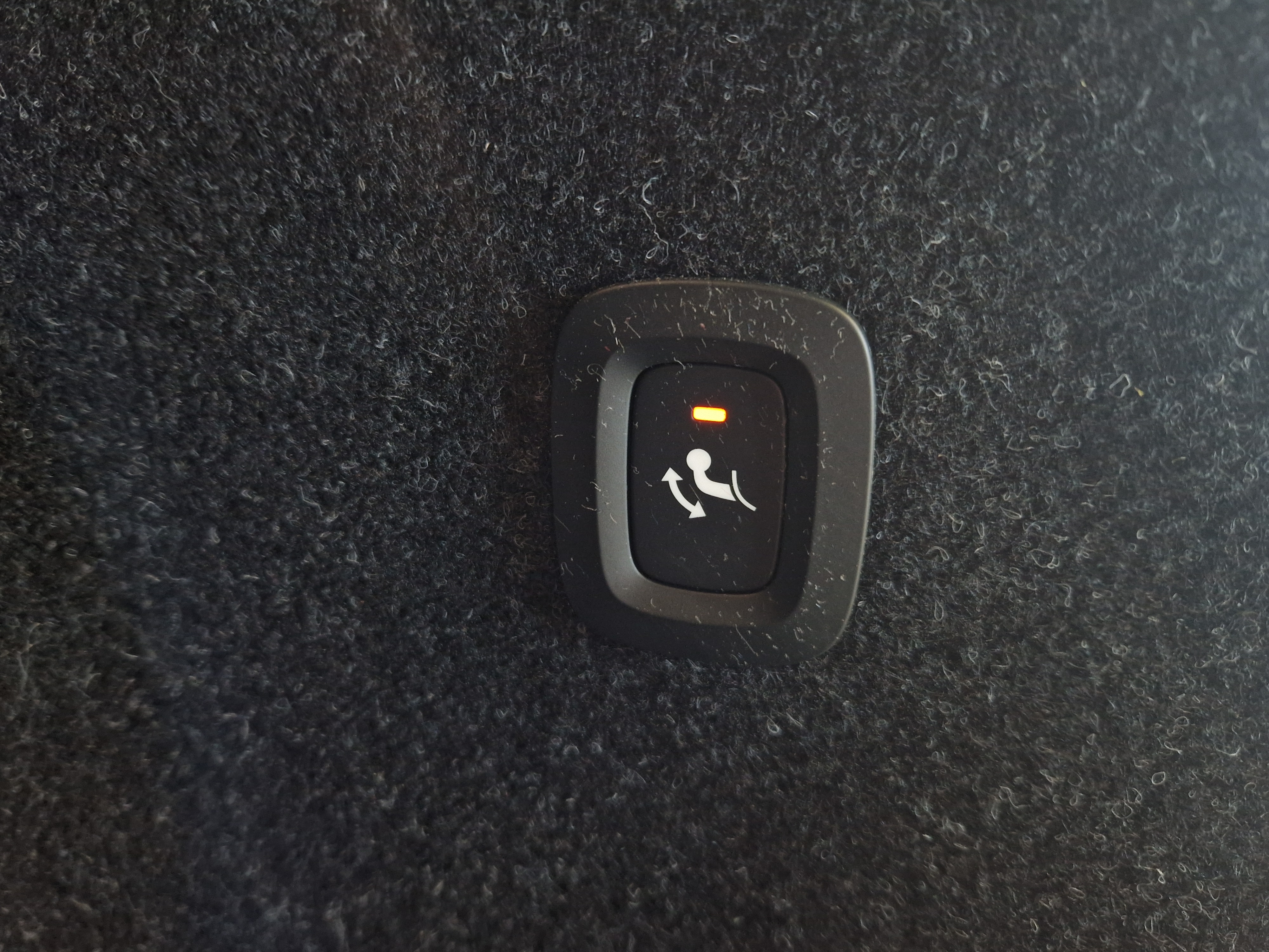 Volvo C40 RECHARGE TWIN LAUNCH EDITION TAKUU 24KK/40TKM.