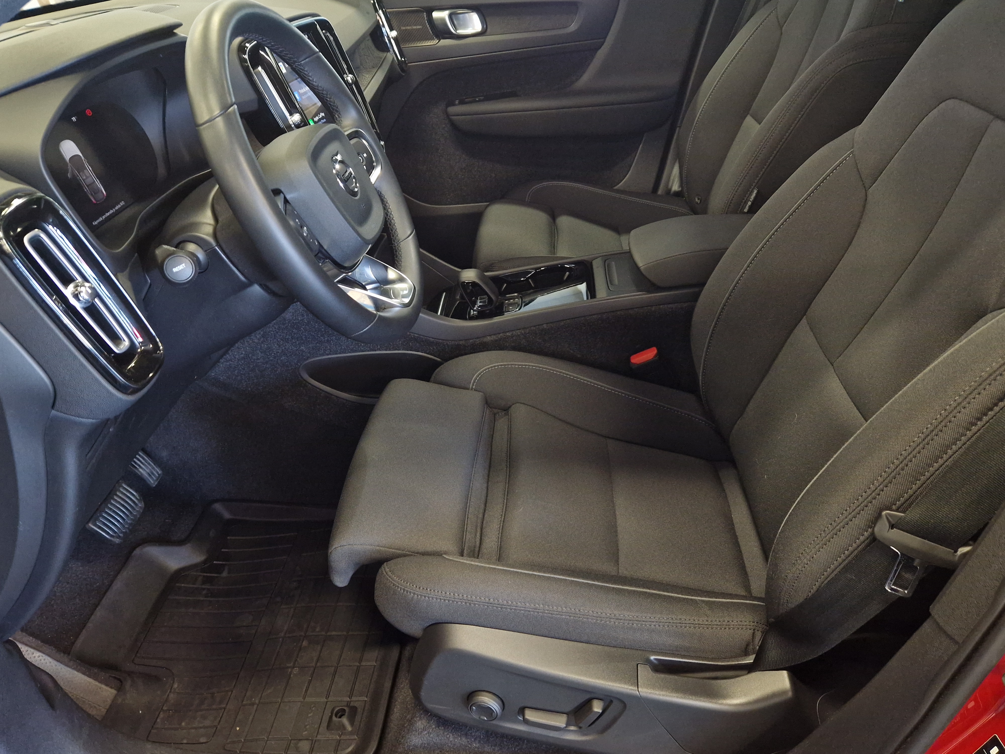 Volvo C40 RECHARGE TWIN LAUNCH EDITION TAKUU 24KK/40TKM.