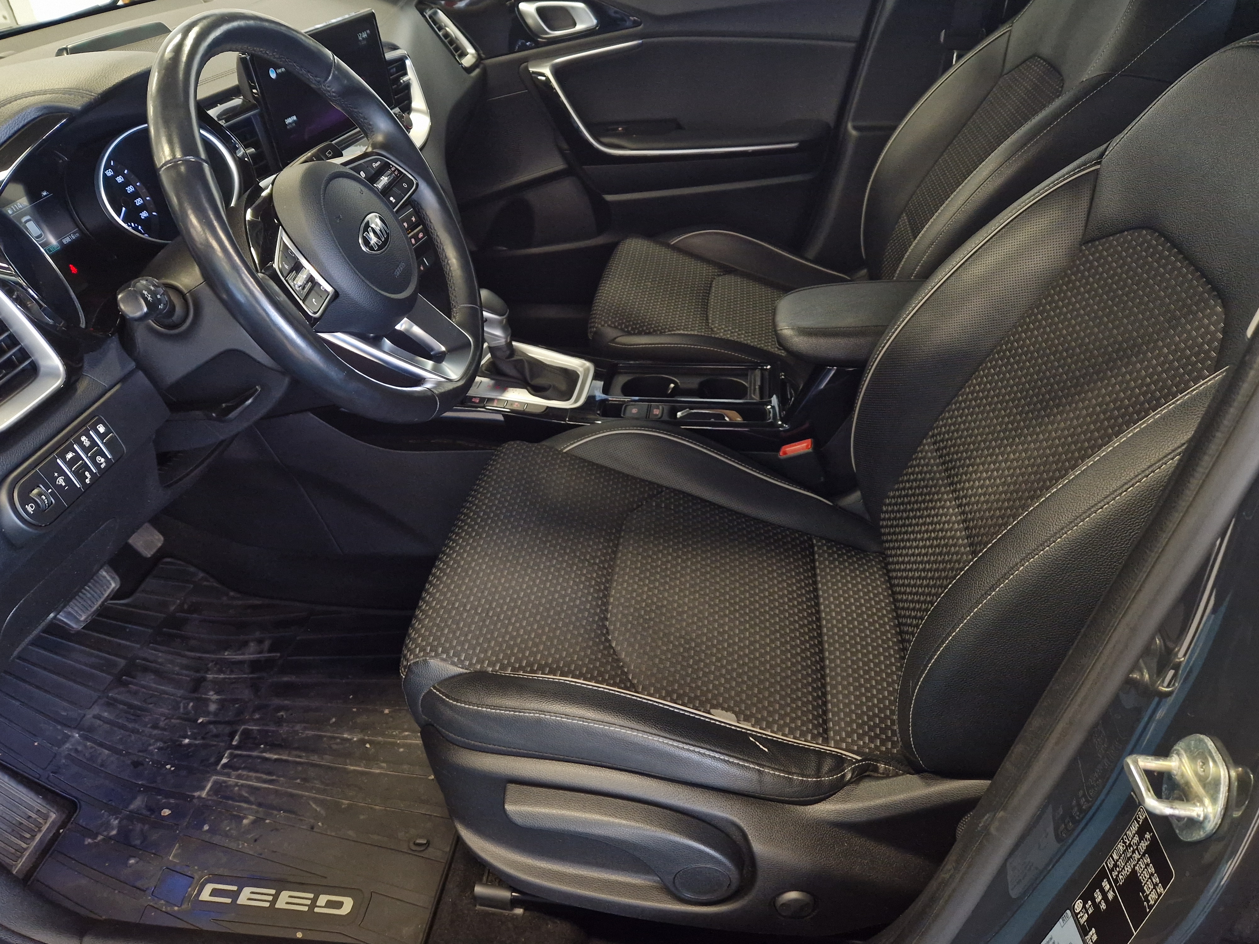 Kia CEED 1,6 GDI PLUG-IN HYBRID EX SW DCT