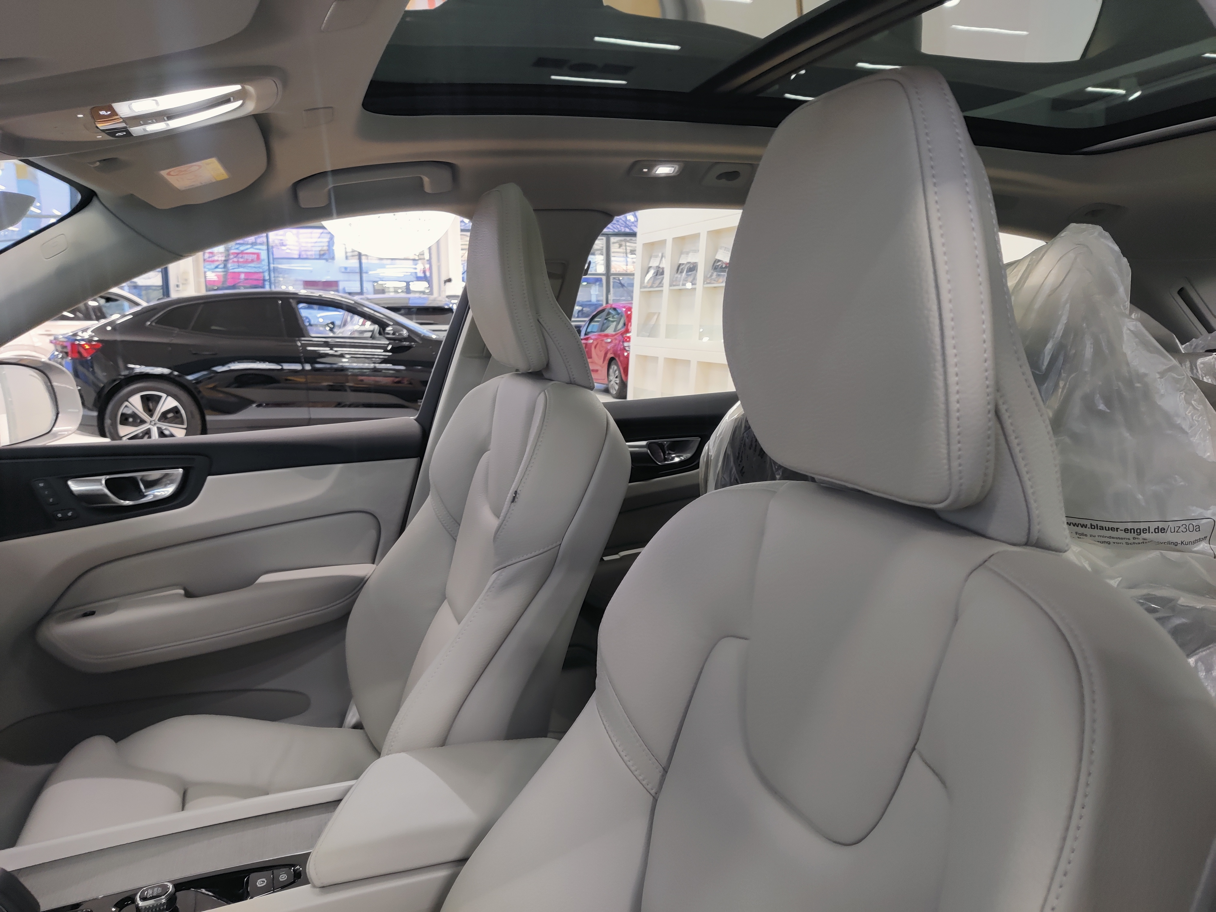 Volvo XC60 T8 AWD LONG RANGE PLUS BRIGHTTAKUU 24KK/40TKM