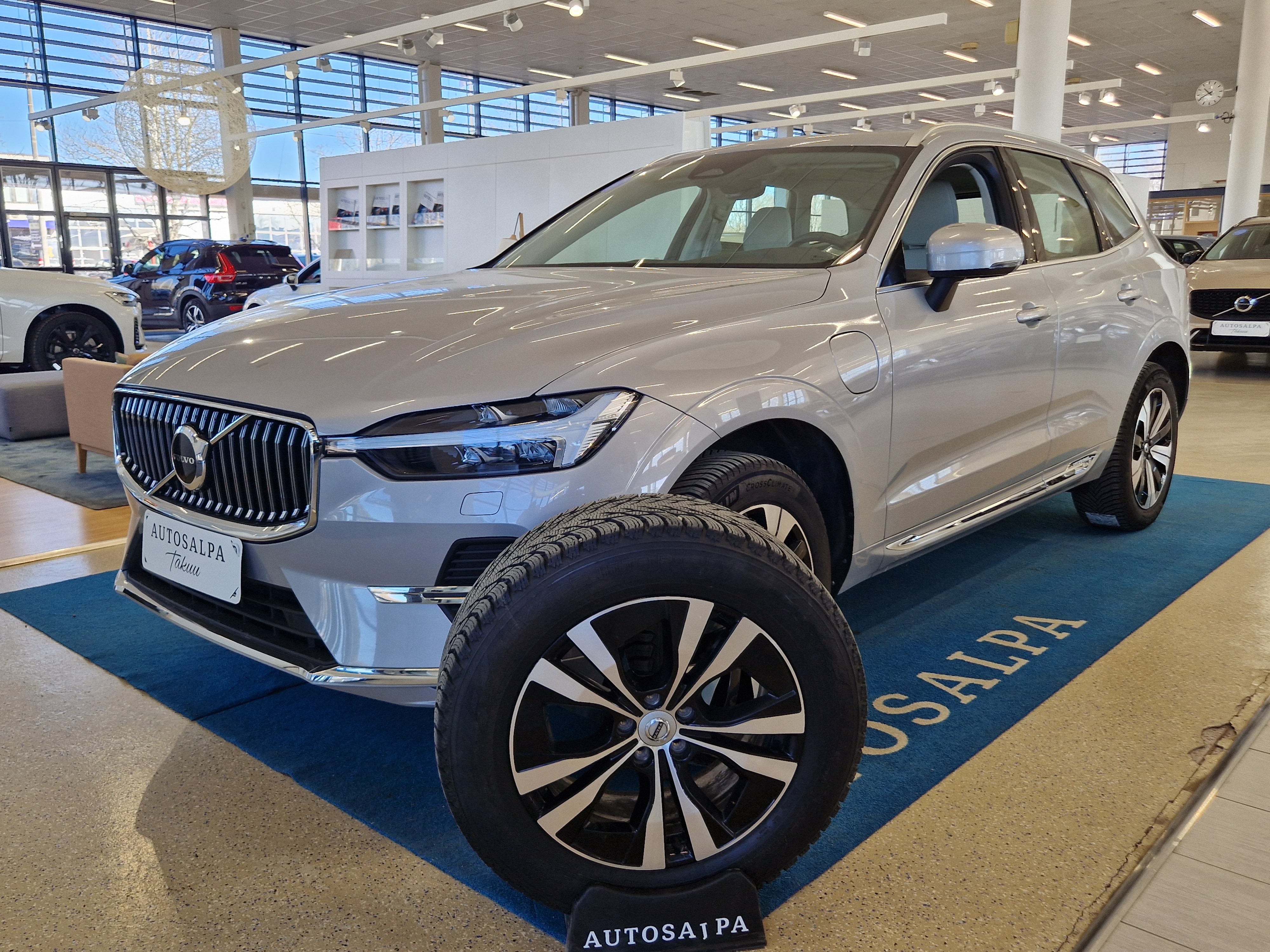 Volvo XC60 T8 AWD Long Range Plus 2023, kuva 2/17