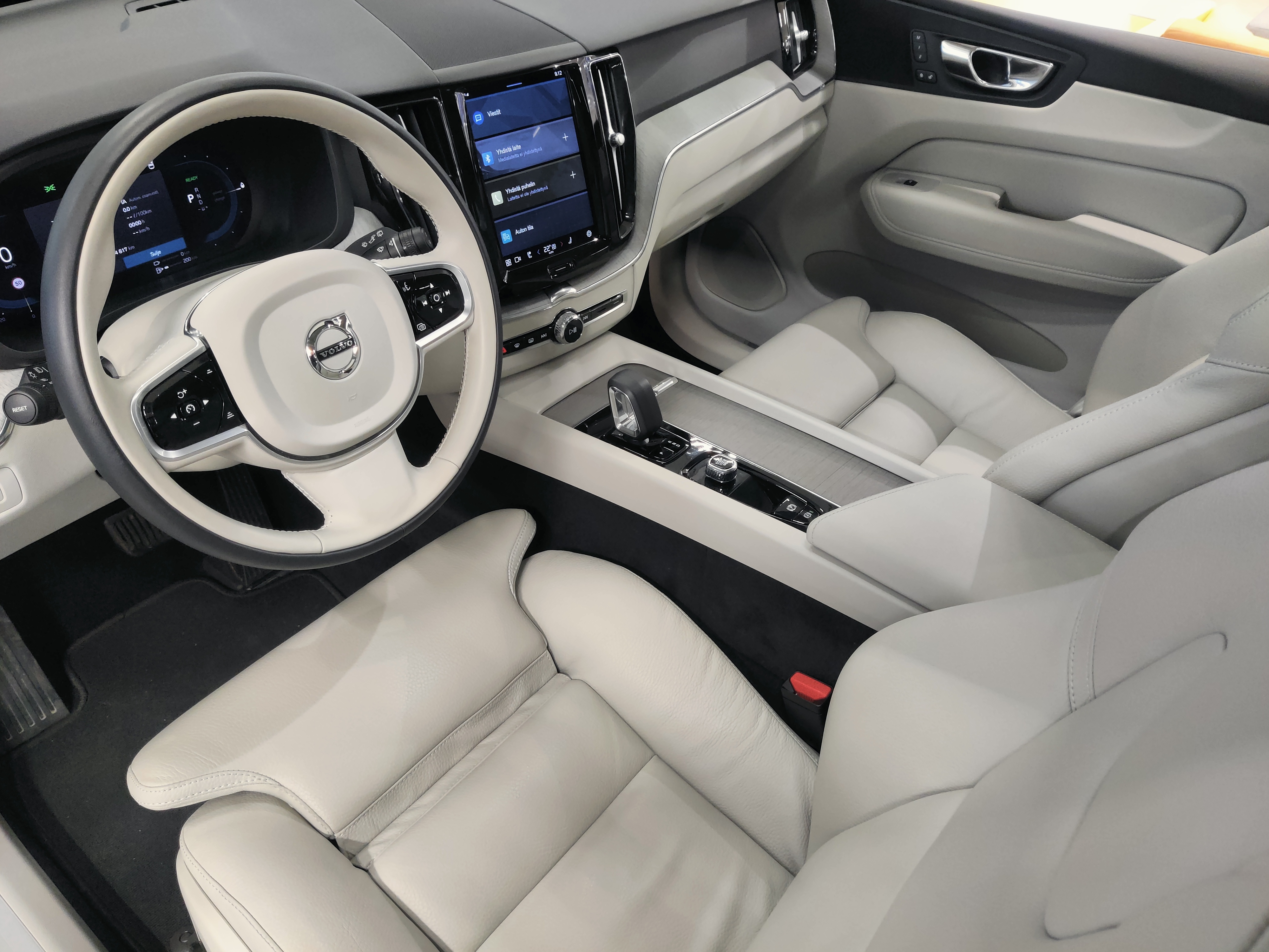 Volvo XC60 2023, kuva 4/16