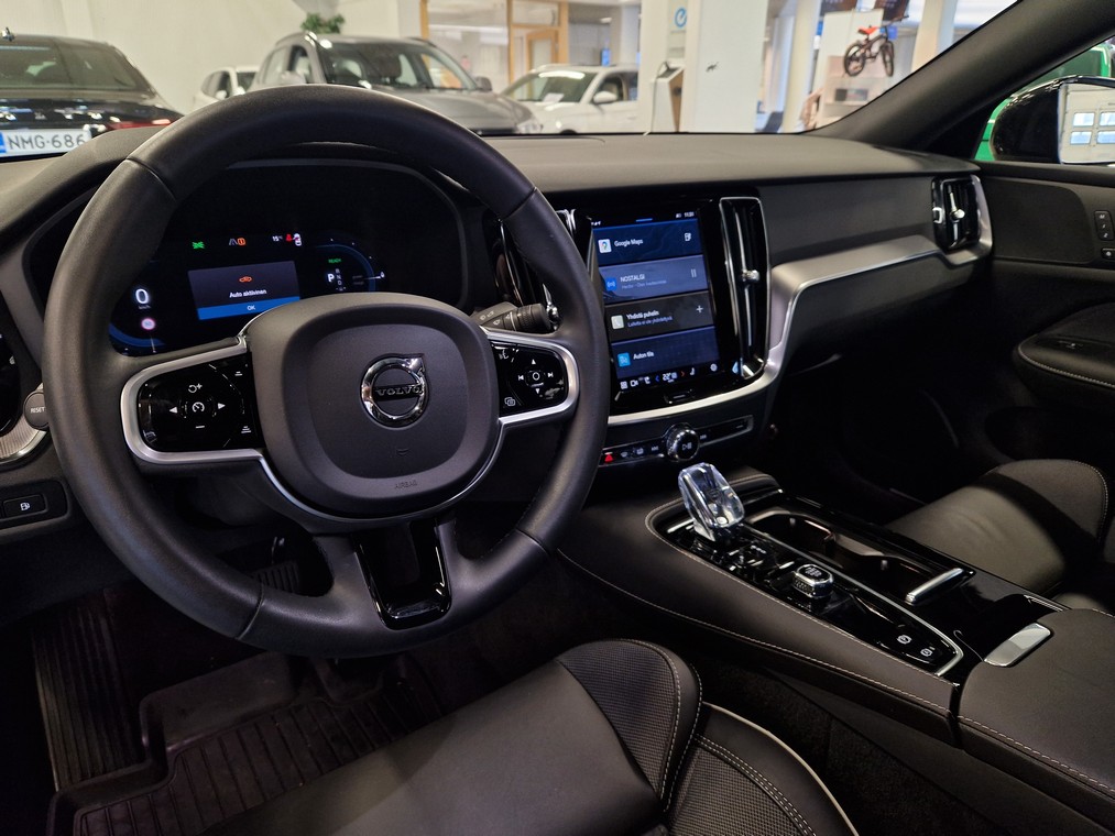Volvo S60 T8 AWD LONG RANGE PLUS DARK TAKUU 24KK/40TKM