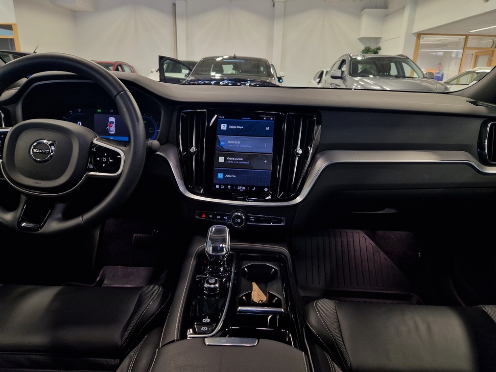 Volvo S60 T8 AWD LONG RANGE PLUS DARK TAKUU 24KK/40TKM