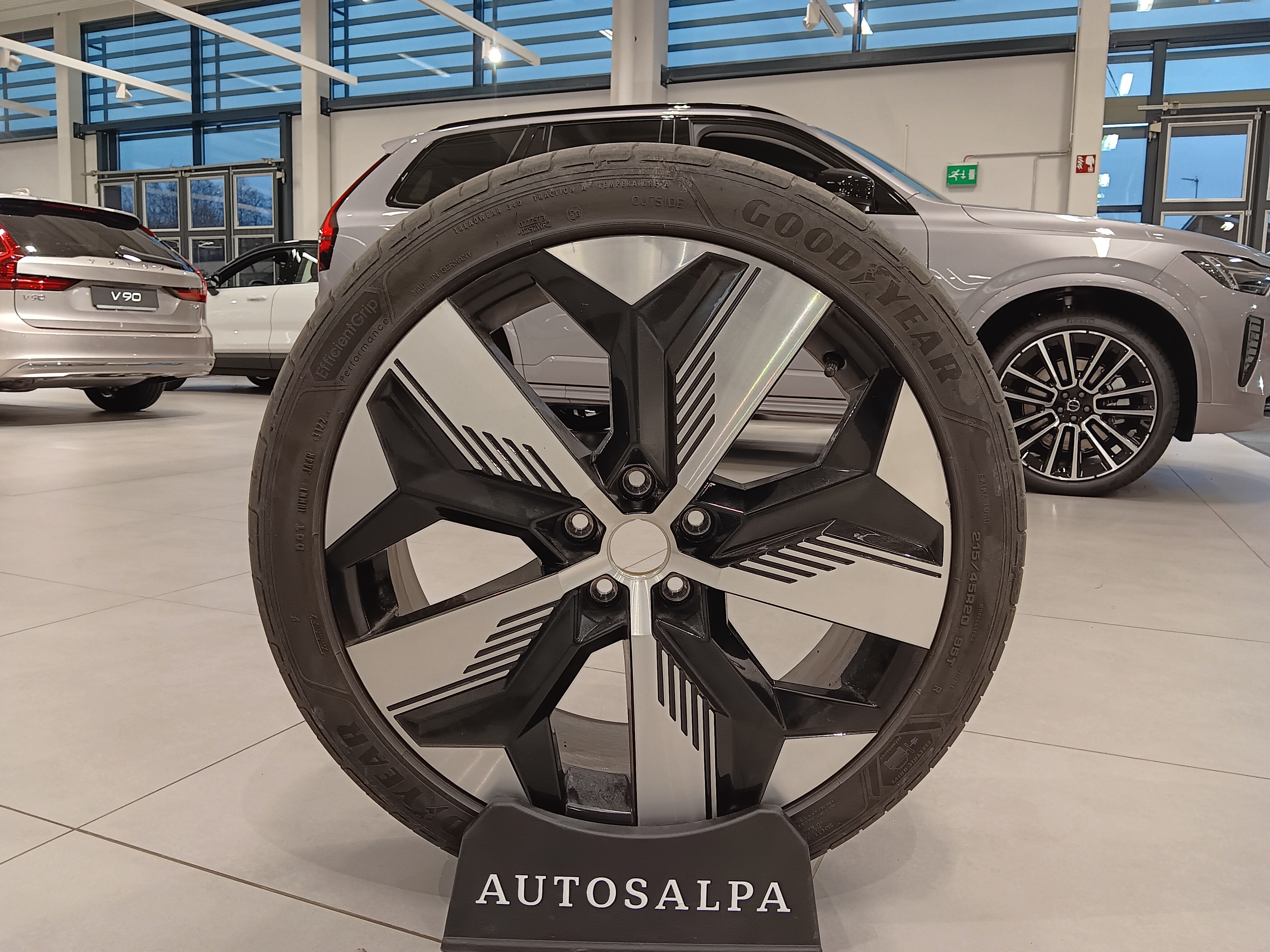 Renault MEGANE E-TECH ELECTRIC 60KWH 220HV TECHNO TAKUU 24KK/40TK