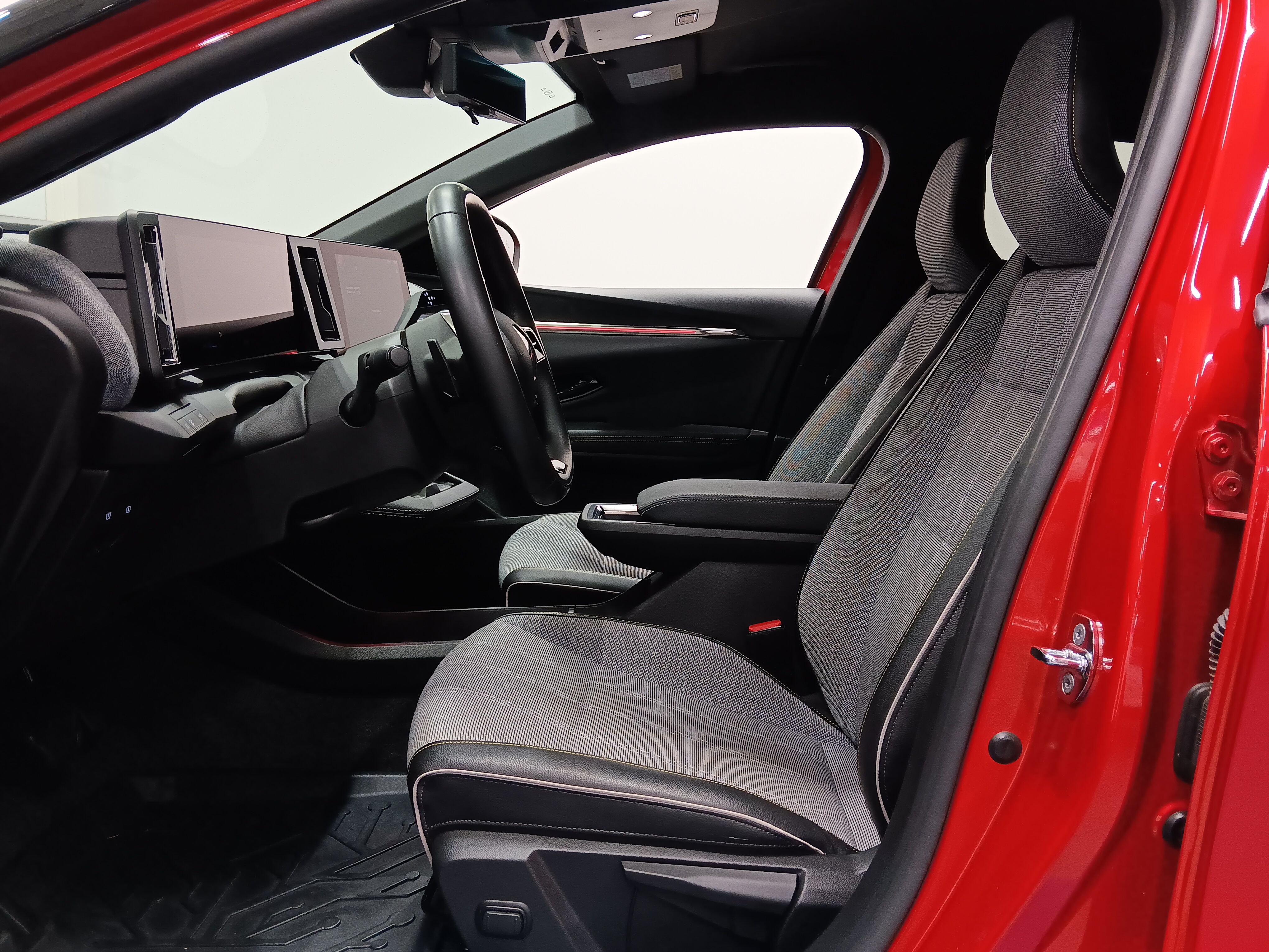 Renault MEGANE E-TECH ELECTRIC 60KWH 220HV TECHNO TAKUU 24KK/40TK