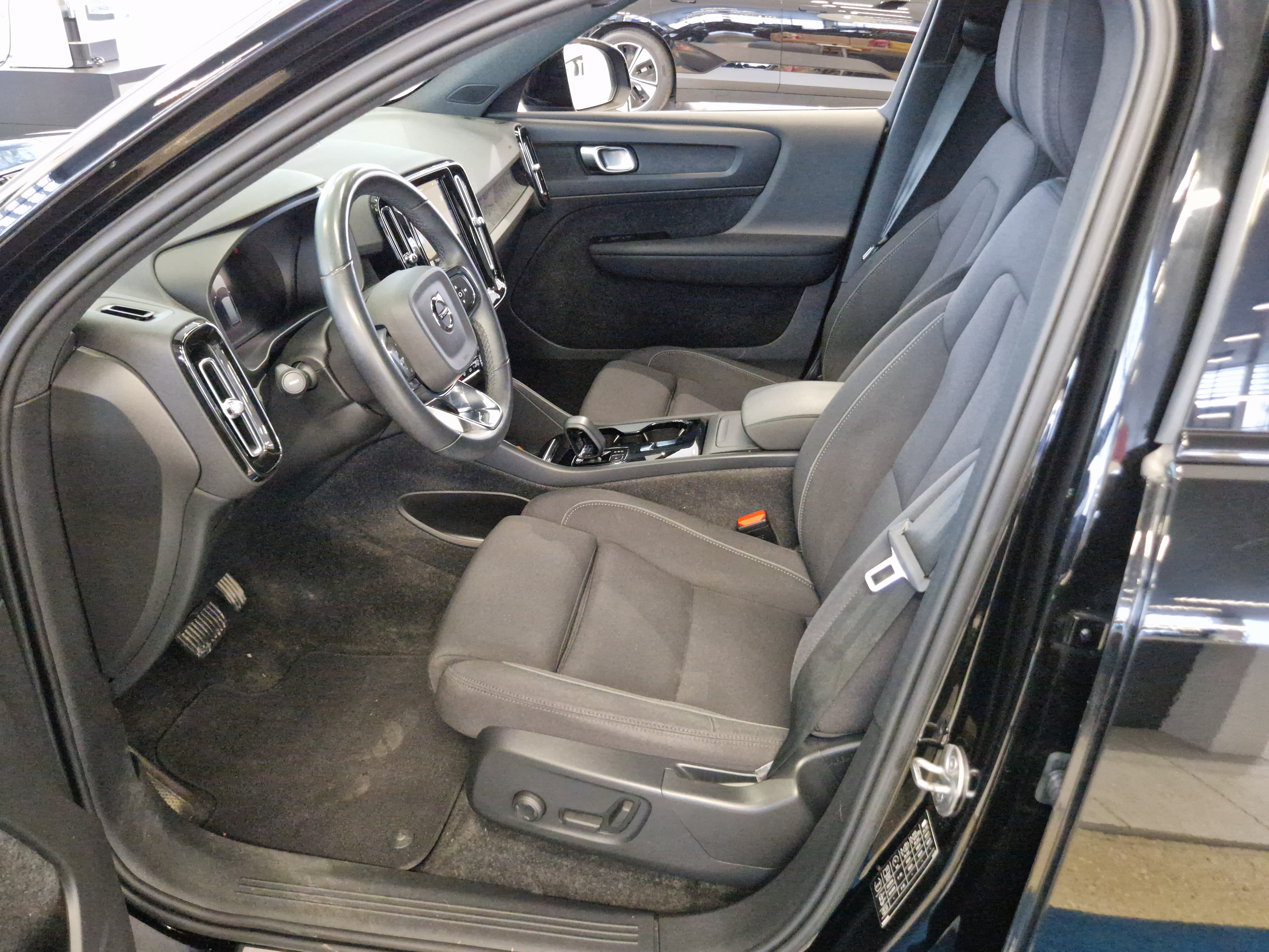 Volvo XC40 RECHARGE TWIN PLUS AUT