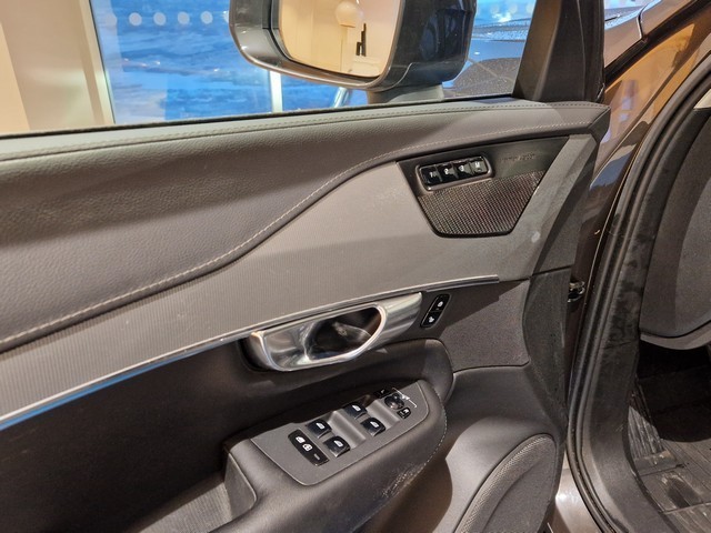 Volvo XC90 T8 AWD LONG RANGE ULTIMATE BRIGHT TAKUU 24KK/40TKM
