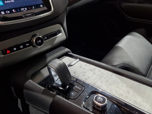 Volvo XC90 T8 AWD LONG RANGE ULTIMATE BRIGHT TAKUU 24KK/40TKM