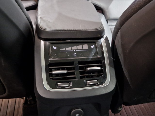 Volvo XC90 T8 AWD LONG RANGE ULTIMATE BRIGHT TAKUU 24KK/40TKM