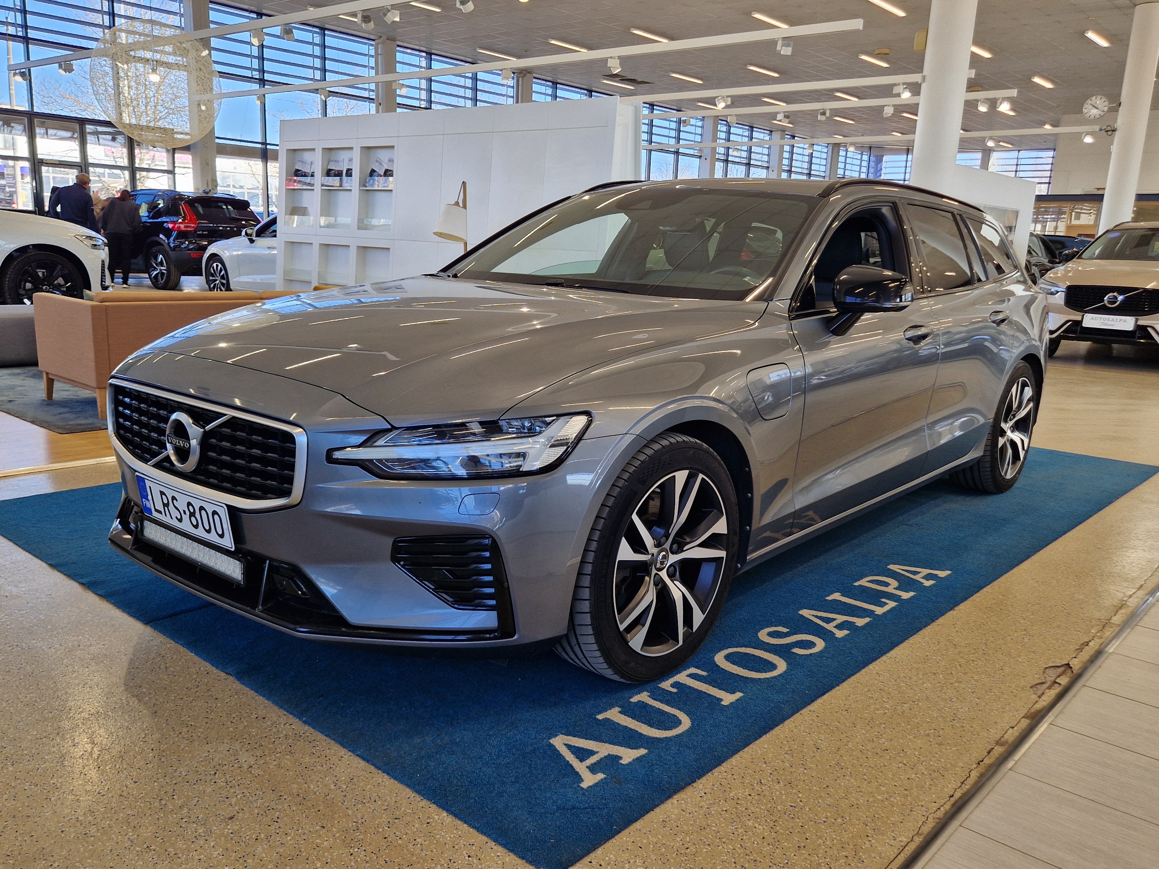 Volvo V60 T8 AWD R-DESIGN