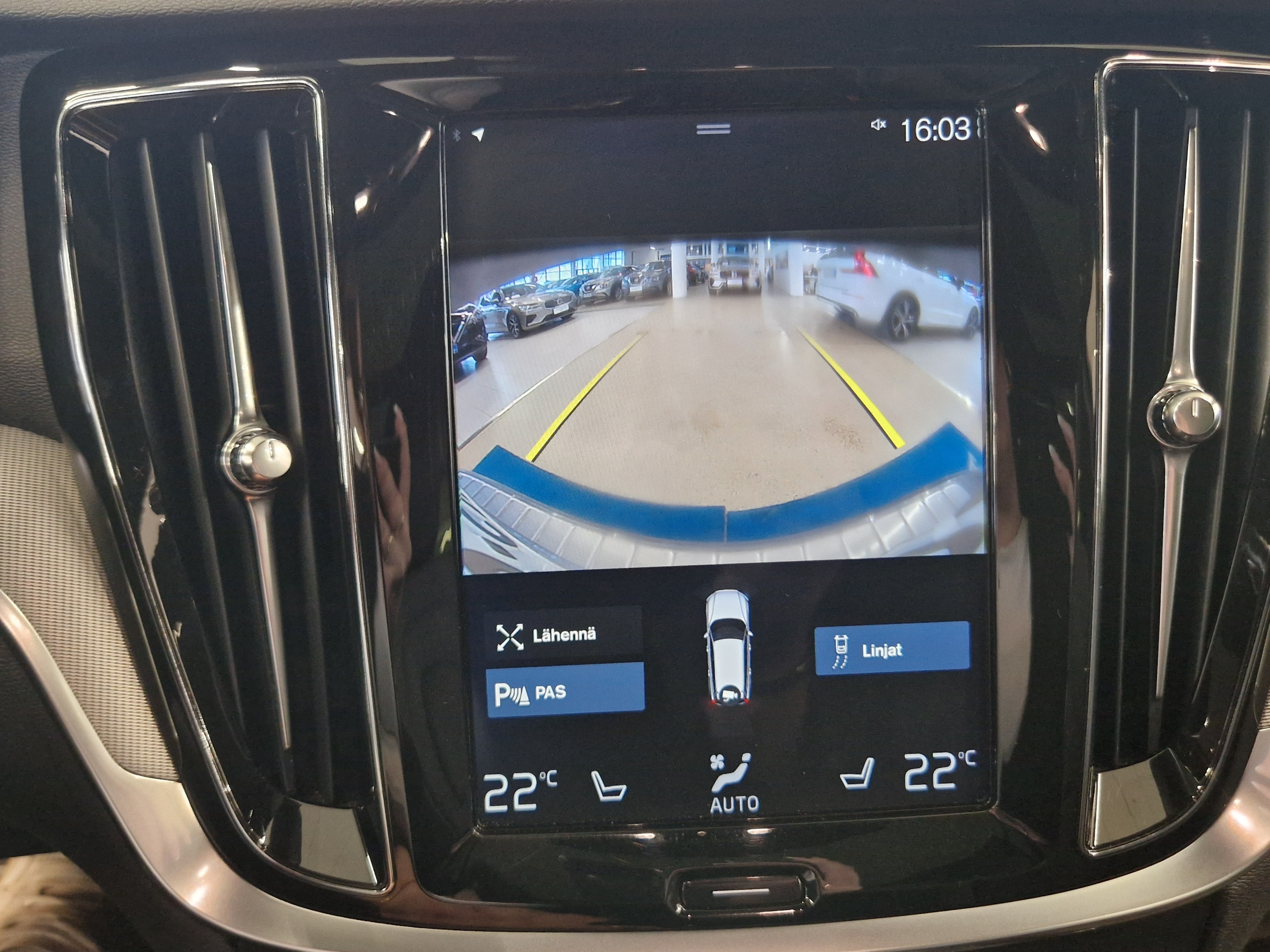 Volvo V60 T8 AWD R-DESIGN