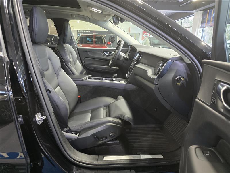Volvo XC60 T8 AWD LONG RANGE PLUS BRIGHT TAKUU 24KK/40TKM