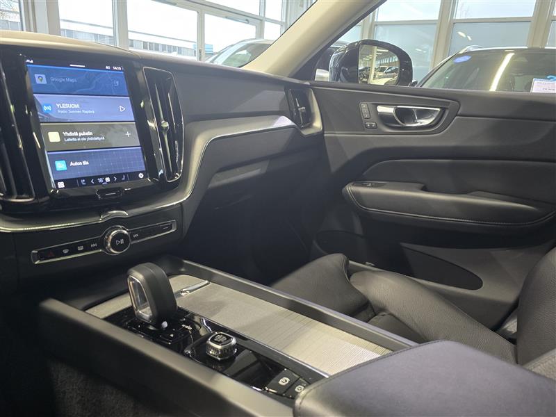 Volvo XC60 T8 AWD LONG RANGE PLUS BRIGHT TAKUU 24KK/40TKM