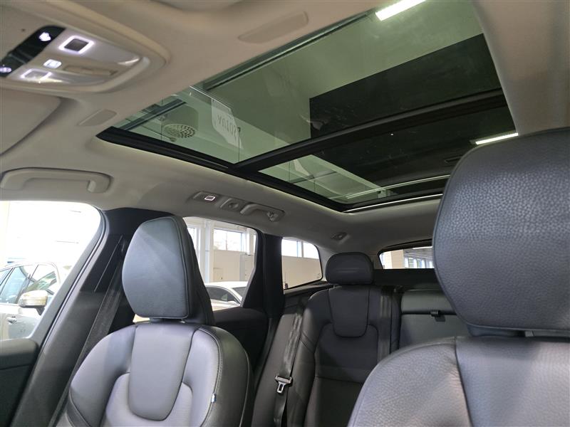 Volvo XC60 T8 AWD LONG RANGE PLUS BRIGHT TAKUU 24KK/40TKM